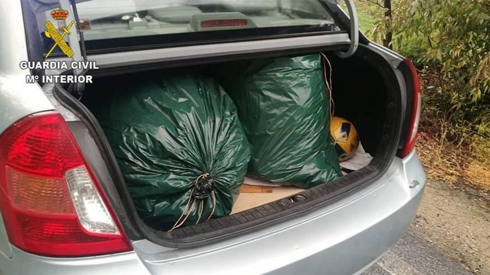 La droga, en el maletero del vehículo.