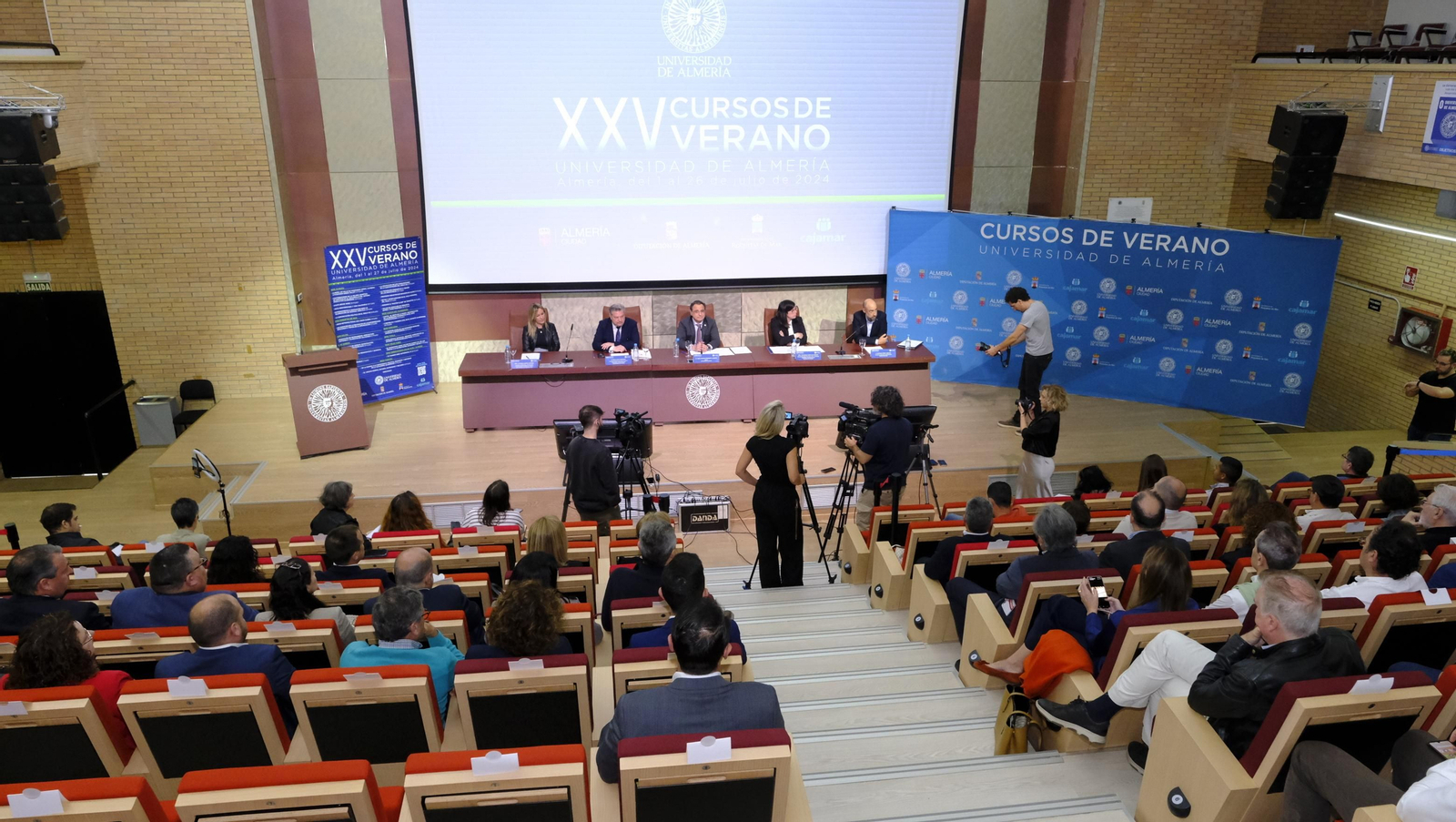 Imágenes de la presentación de los XXV Cursos de Verano de la UAL