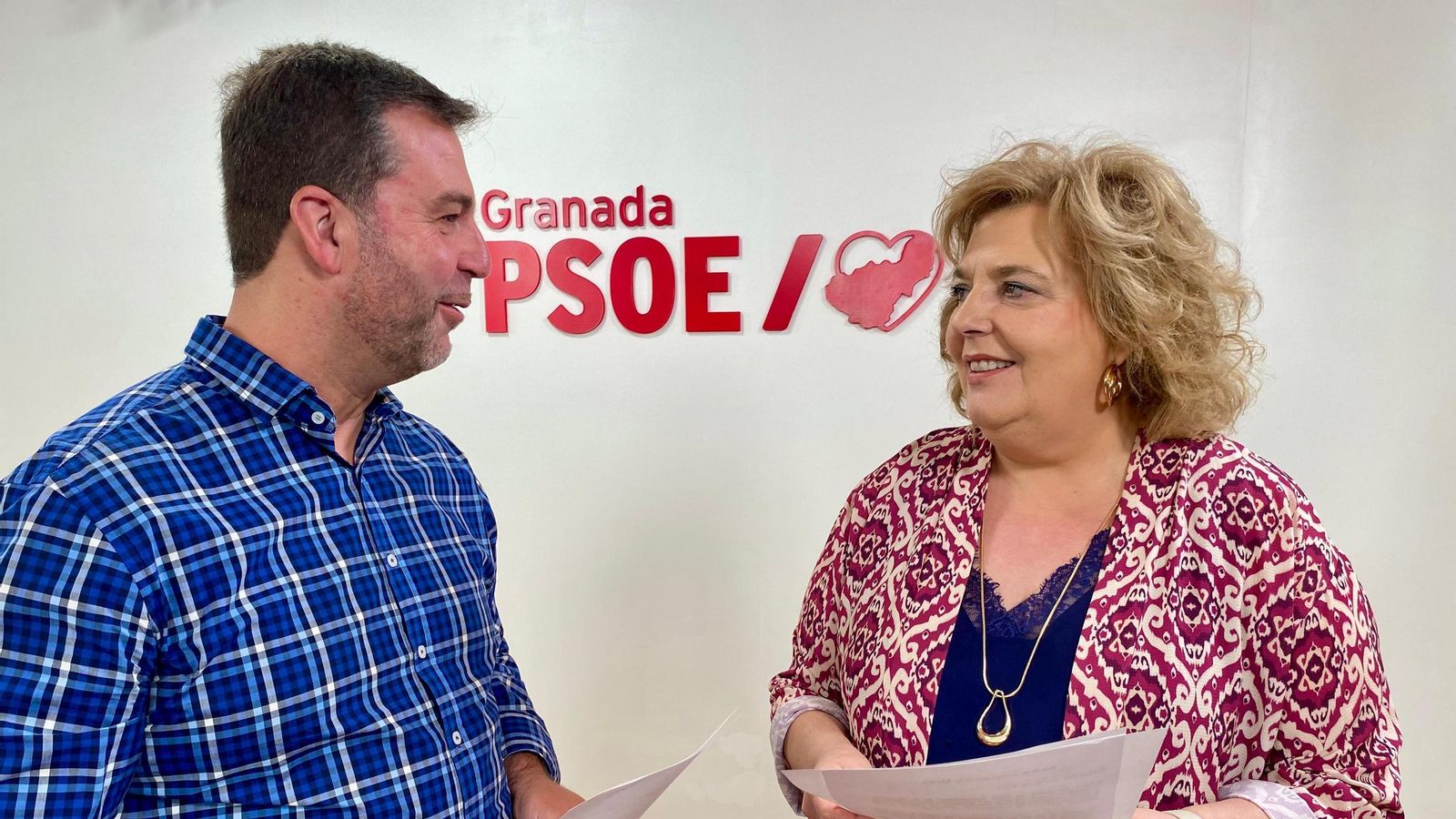 Los diputados provinciales del PSOE Ismael Padilla y Fátima Gómez