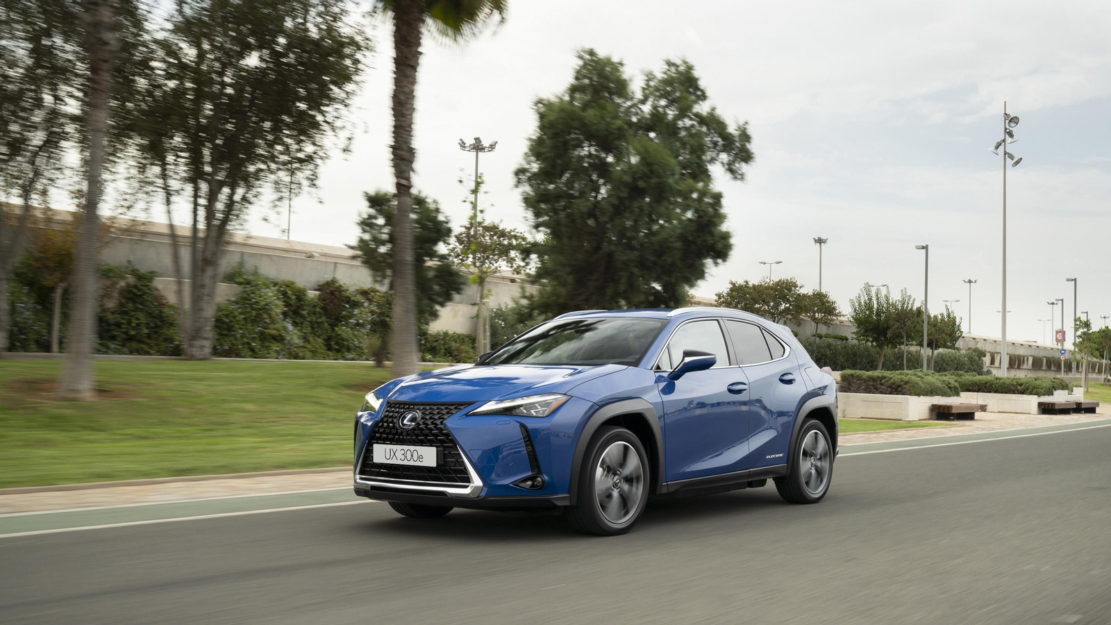 El primer eléctrico de Lexus, el UX 300e, sale a la venta por 49.900 euros