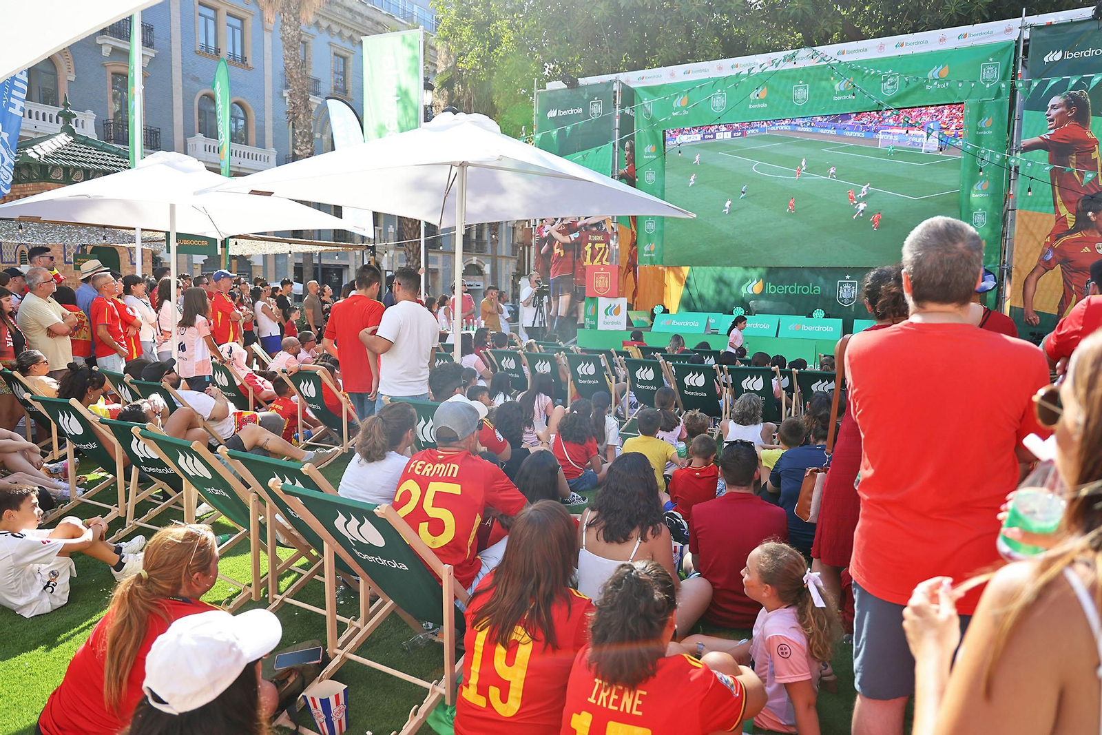 Imágenes de la Fan zone en Huelva de la Final de la Eurocopa entre Inglaterra y España Imágenes de la Fan zone en Huelva de la Final de la Eurocopa entre Inglaterra y España