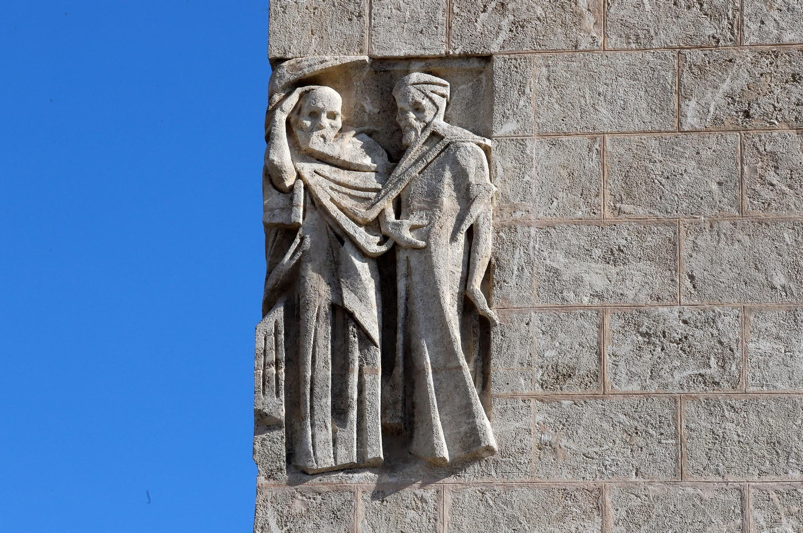 Imágenes del Monumento a Colón que ya se puede ver sin andamios en la Punta del Sebo