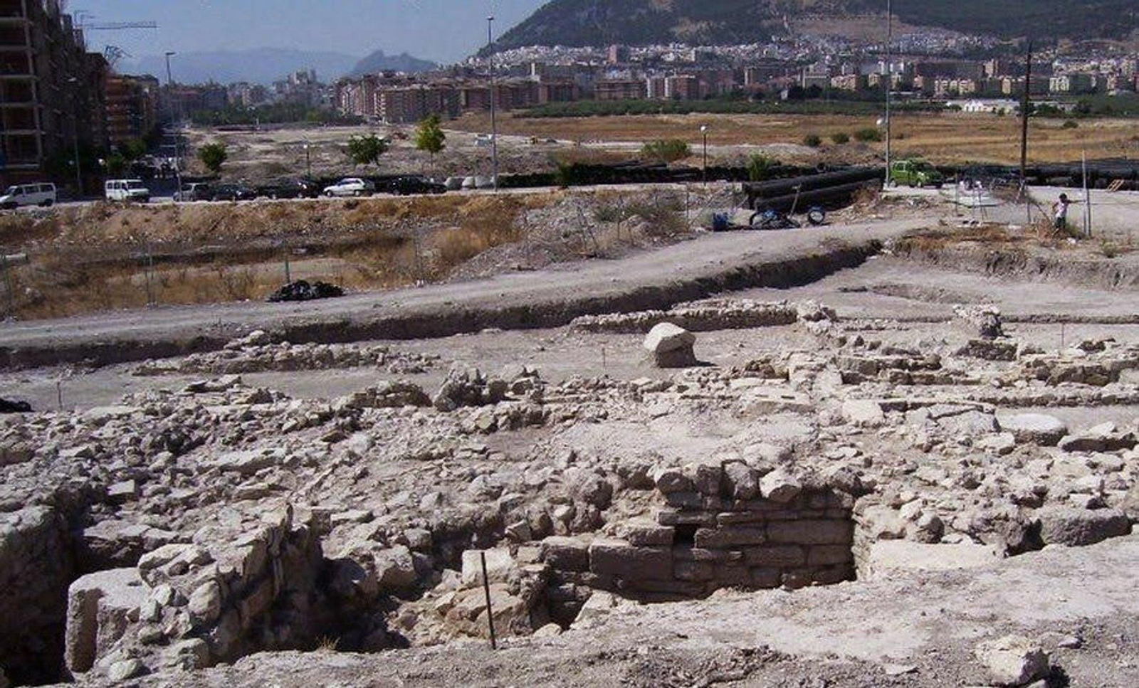Restos, actualmente ocultos, en el yacimiento arqueológico de la Villa de Los Robles
