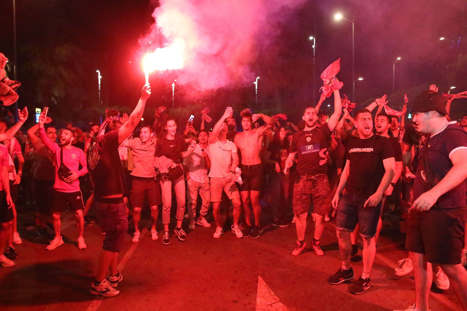 Las imágenes de la celebración del ascenso del Almería en la Plaza de las Velas