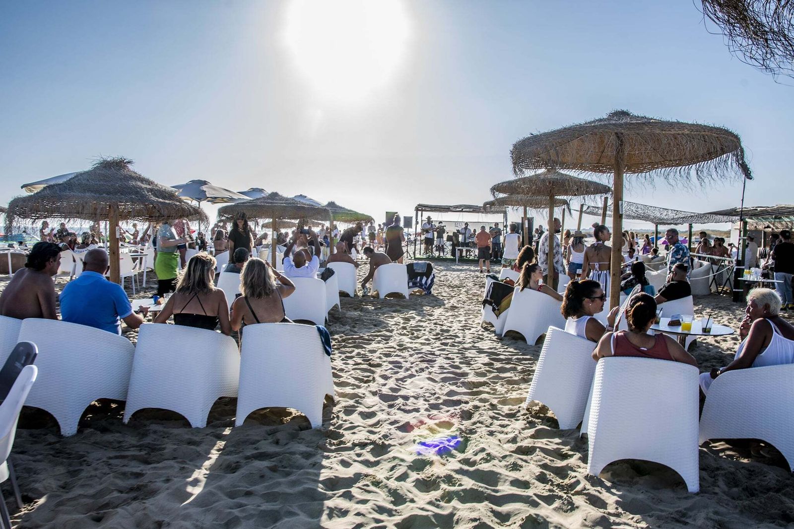 Chiringuito Playa del Este adelanta su temporada a mayo y busca personal