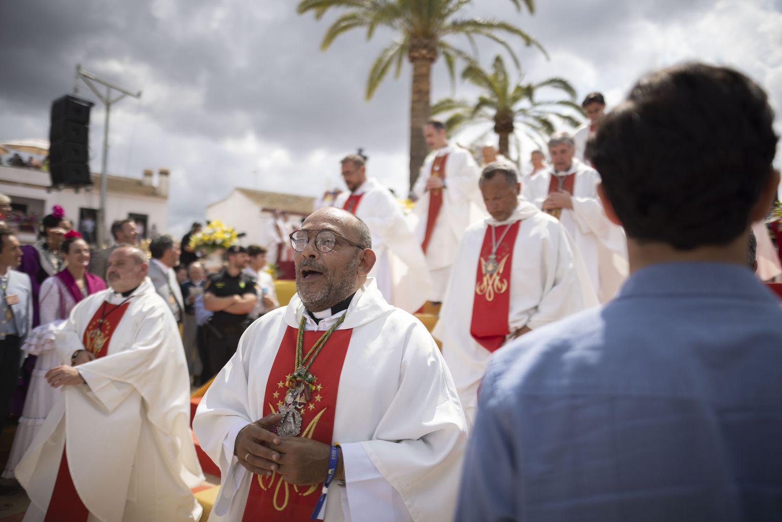 El Rocio 2023: Imágenes de la misa Pontifical del Domingo de Pentecostés