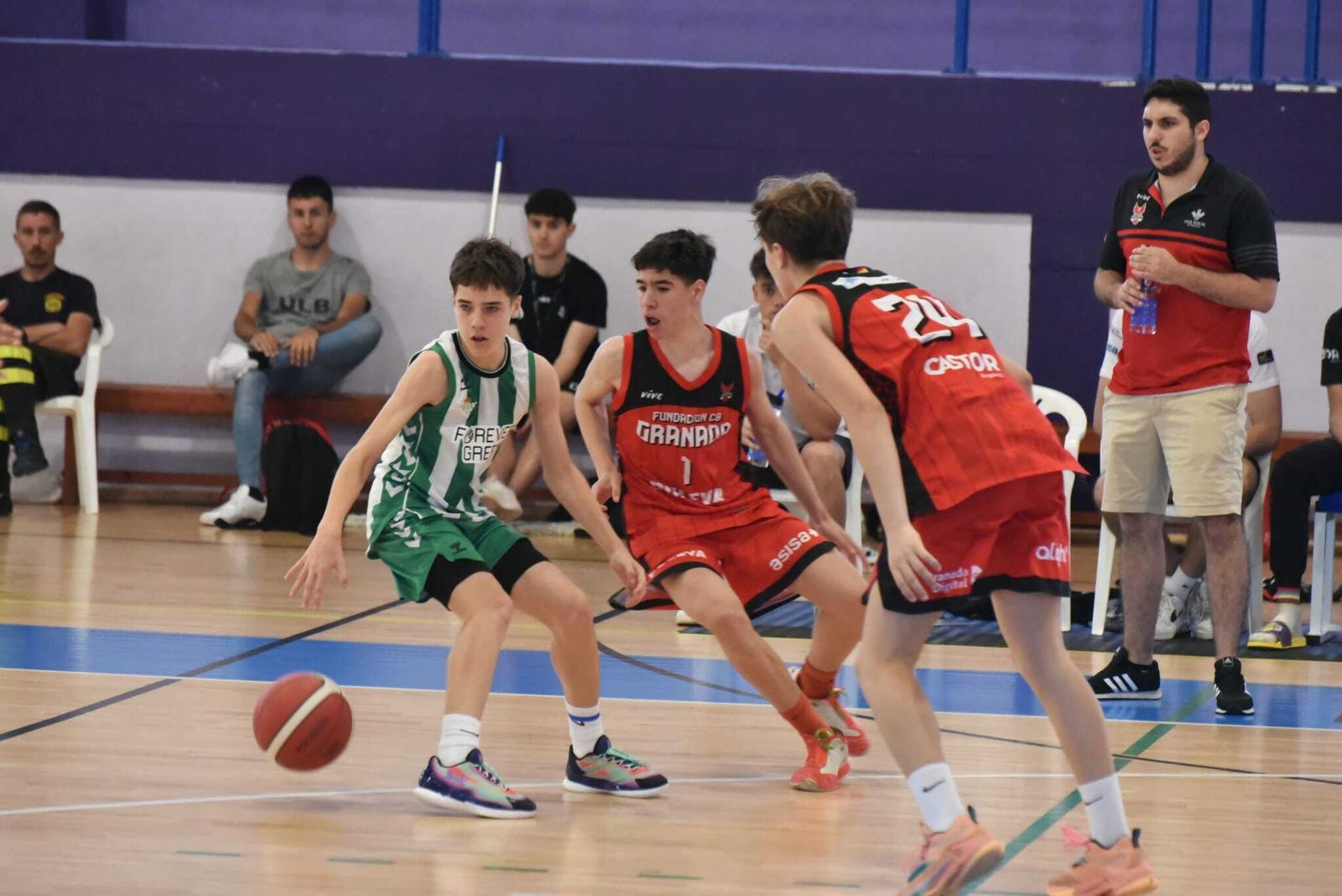 Las fotos de las semifinales del Cadeba infantil masculino de La Línea