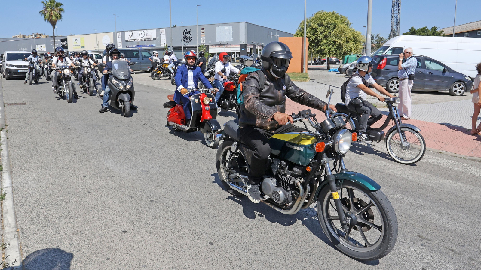 Búscate en el evento motero solidario "The Distinguished Gentleman´s Ride" en Jerez
