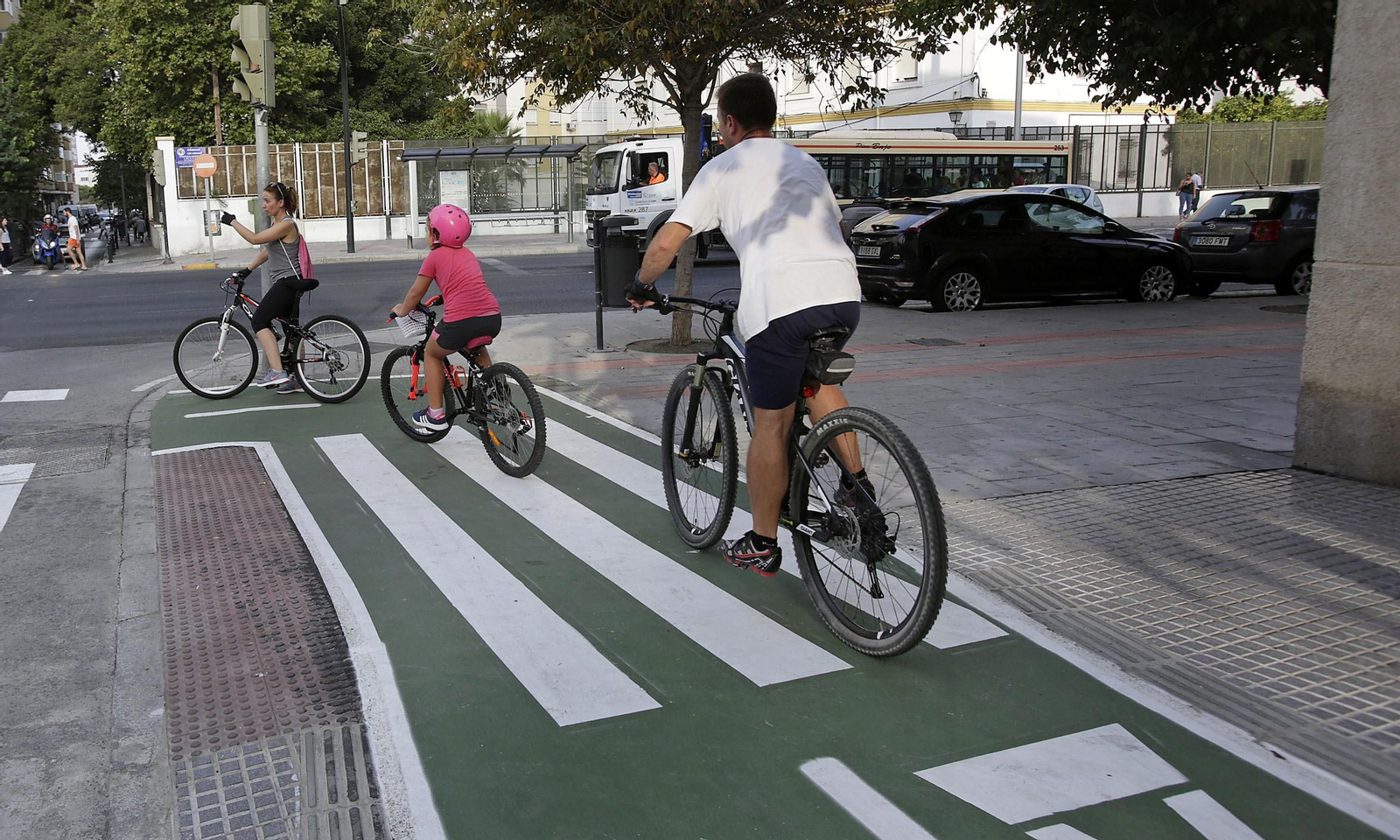 Imagen de ayer del carril bici en la confluencia de Trille con la avenida Juan Carlos I.