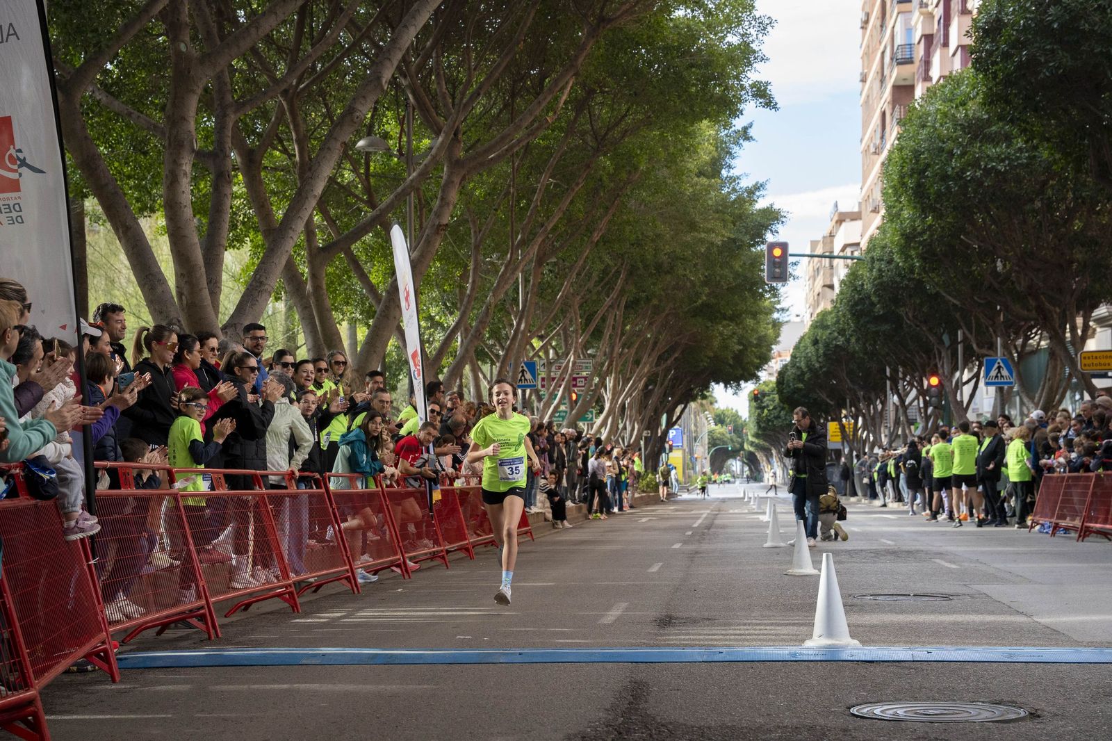 Almería corre unida contra el cáncer en una jornada solidaria