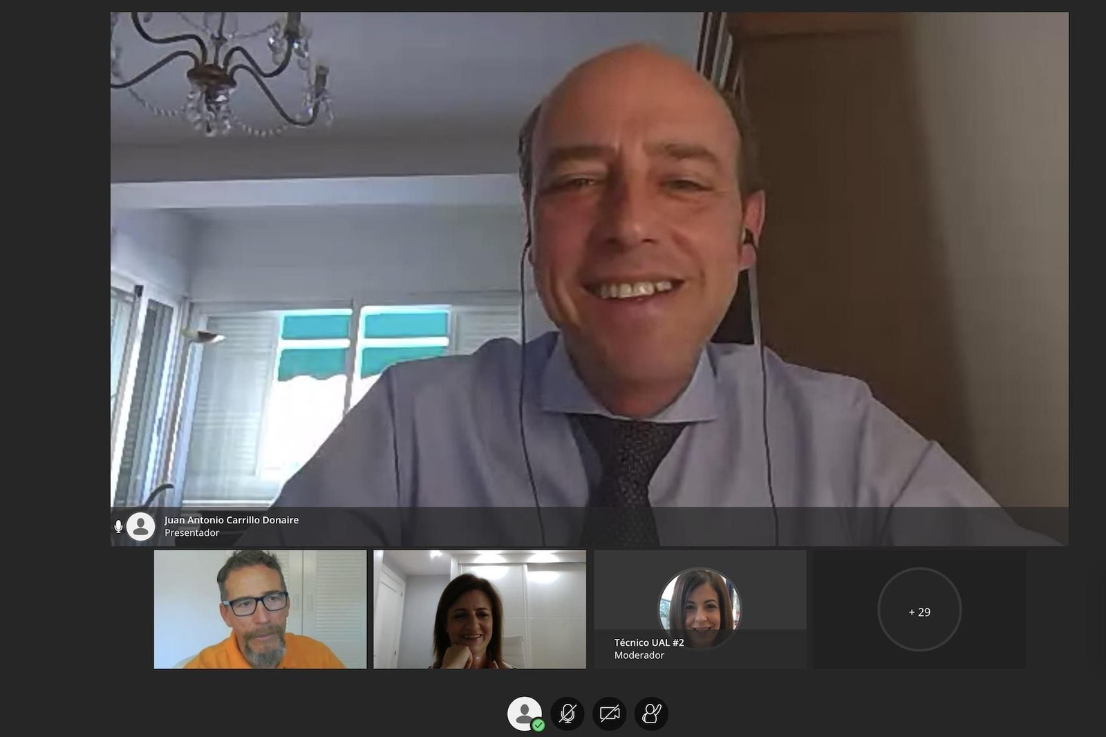 Juan Carrillo, abogado e investigador durante su ponencia en el curso de verano sobre contratación pública