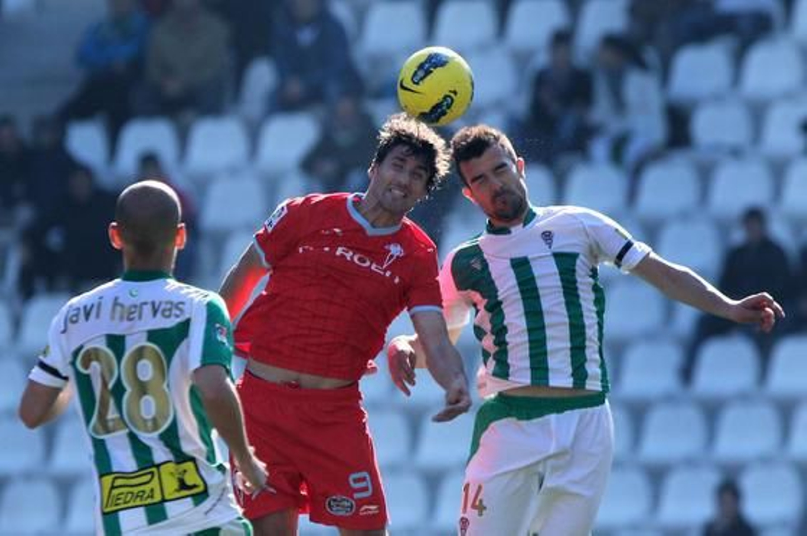 El Córdoba no puede coronar con una victoria su dominio ante el Celta de Vigo en el Arcángel (0-0). / José Martínez