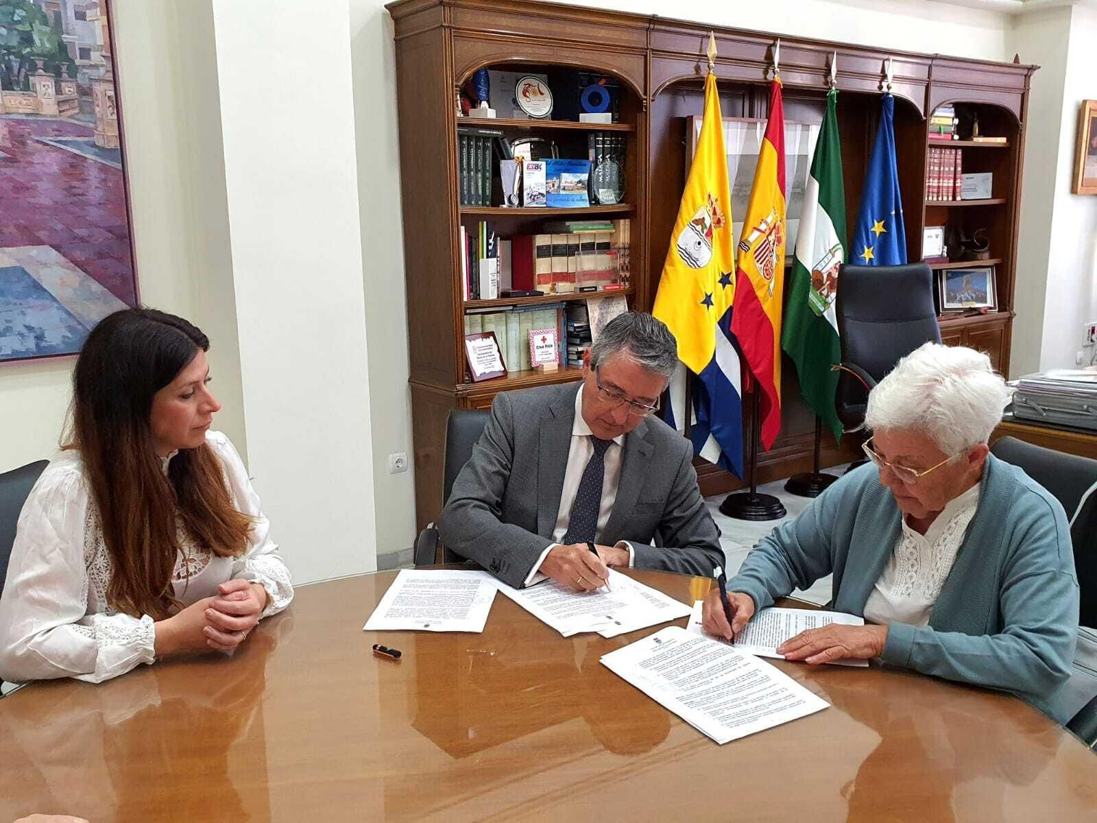Renovación del convenio anual del Ayuntamiento con el Economato Municipal