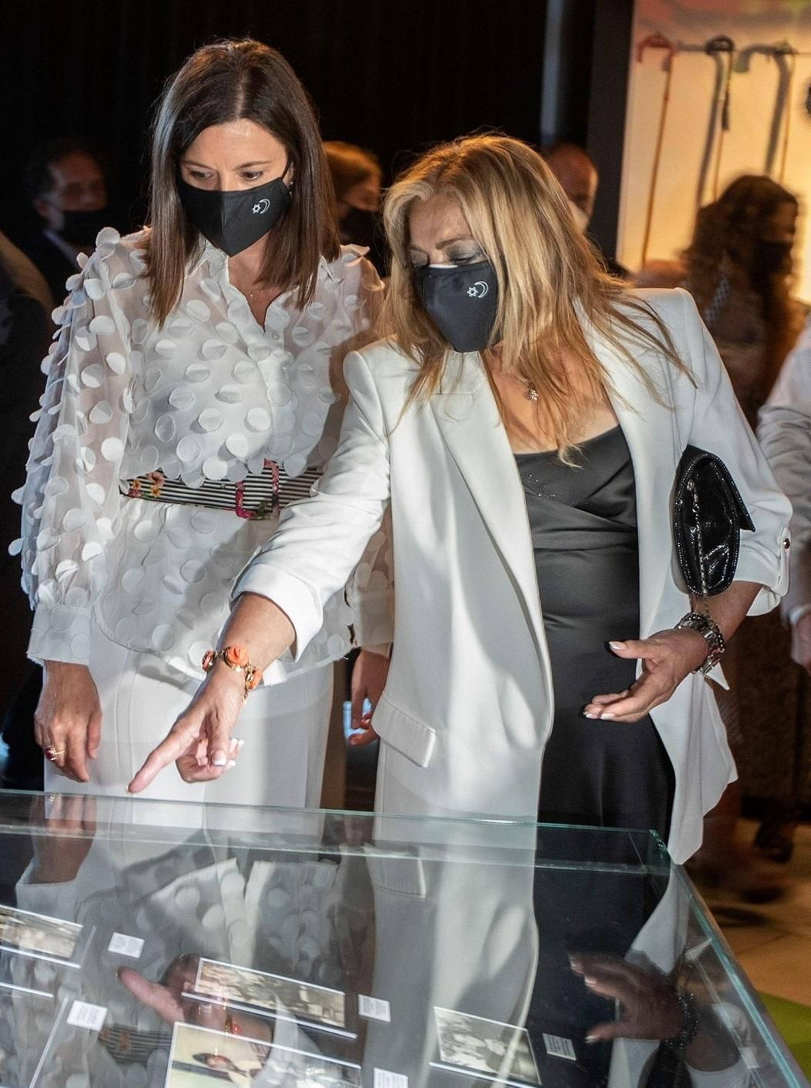 Cavada y Dolores Montoya, en la inauguración Museo Camarón.