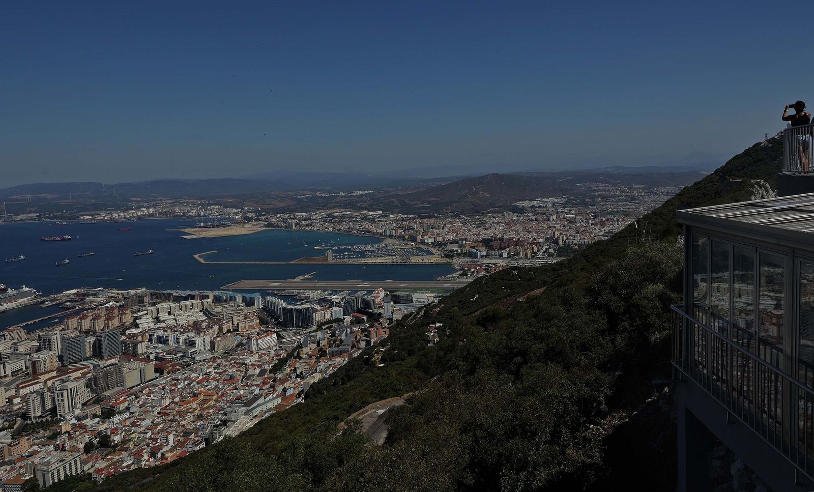 Vista de Gibraltar, La Línea y San Roque, desde la cima del Peñón.