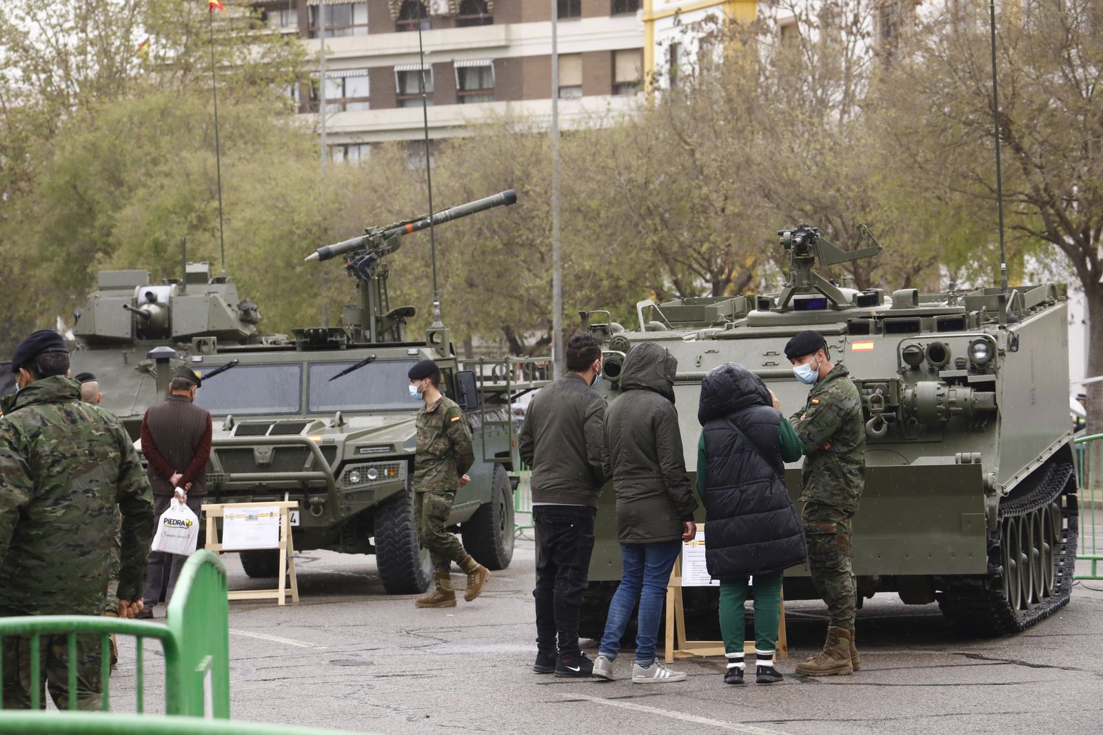 Las fotografías de la exposición de armamento de la Brigada de Córdoba