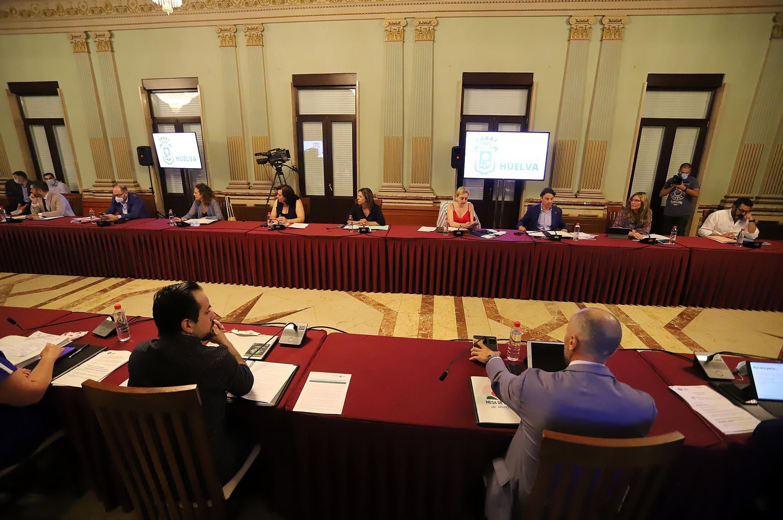 Imágenes del pleno municipal celebrado en el Ayuntamiento de Huelva