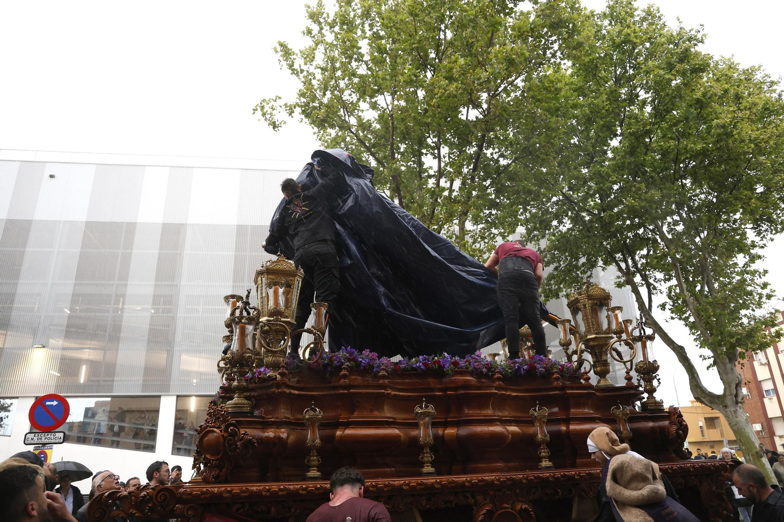 Fotos del Martes Santo en La Línea: Penas y Dolores