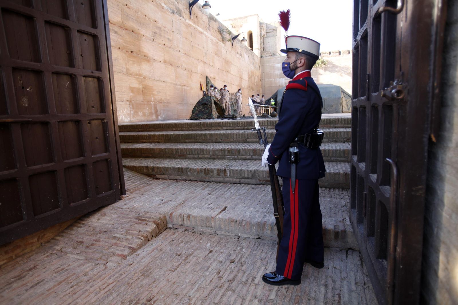 La Guardia Real se despliega por lugares emblemáticos de la provincia de Huelva.