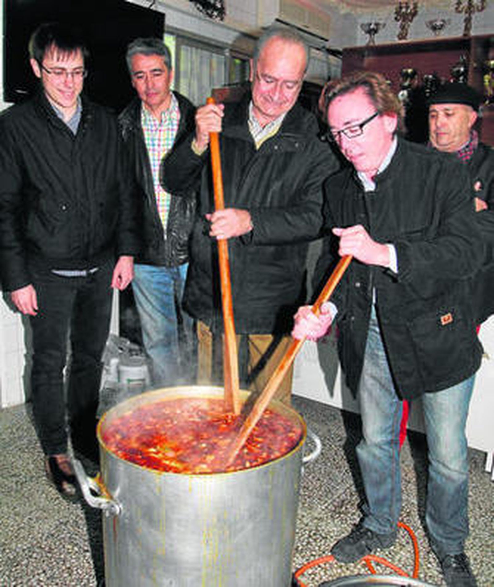 Una plancha con pinchitos.