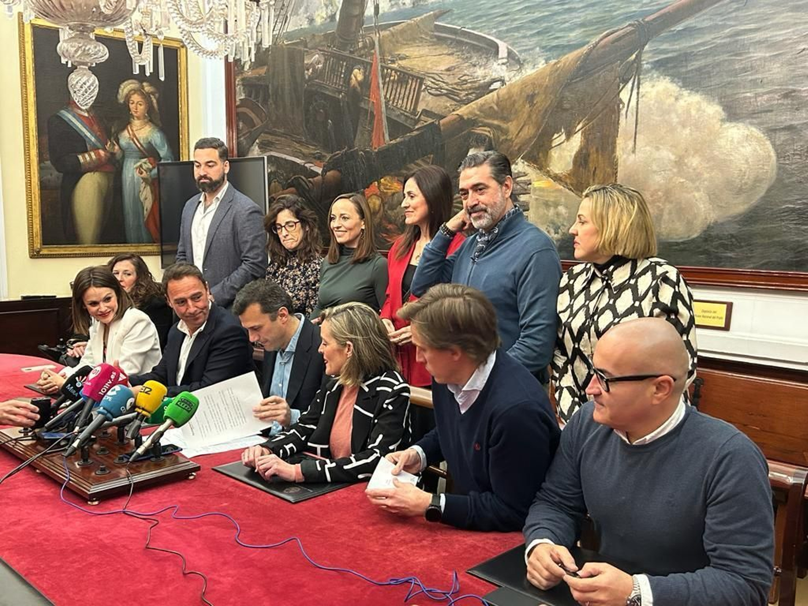 Parte del equipo de gobierno municipal durante la rueda de prensa de balance de su primer año de mandato