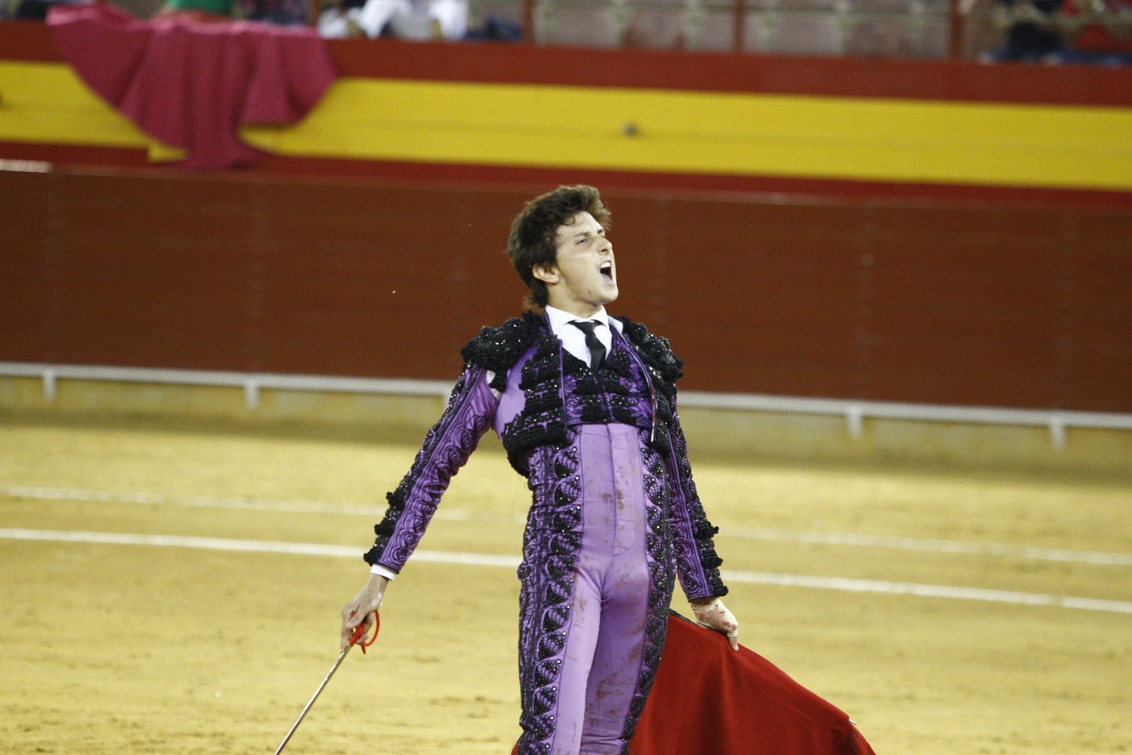 Fotogalería corrida de toros. Cayetano Rivera, Paco Ureña y Roca Rey. Roquetas de Mar.