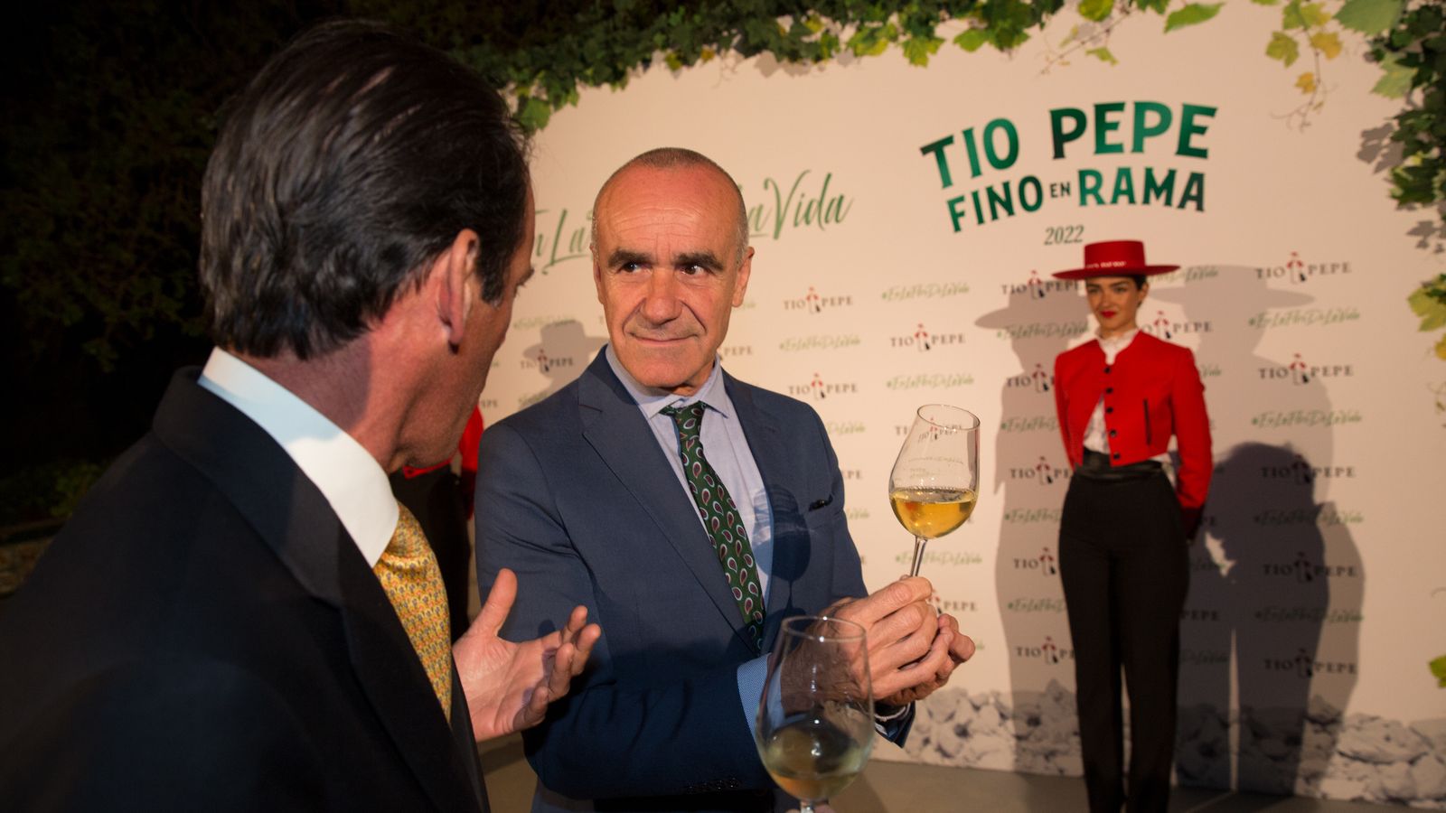 El alcalde Antonio Muñoz en la presentación de Tío Pepe Fino en Rama en el Alcázar de Sevilla.