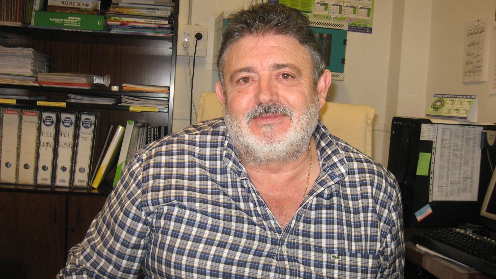 Bienvenido en su despacho de la secretaría del instituto.