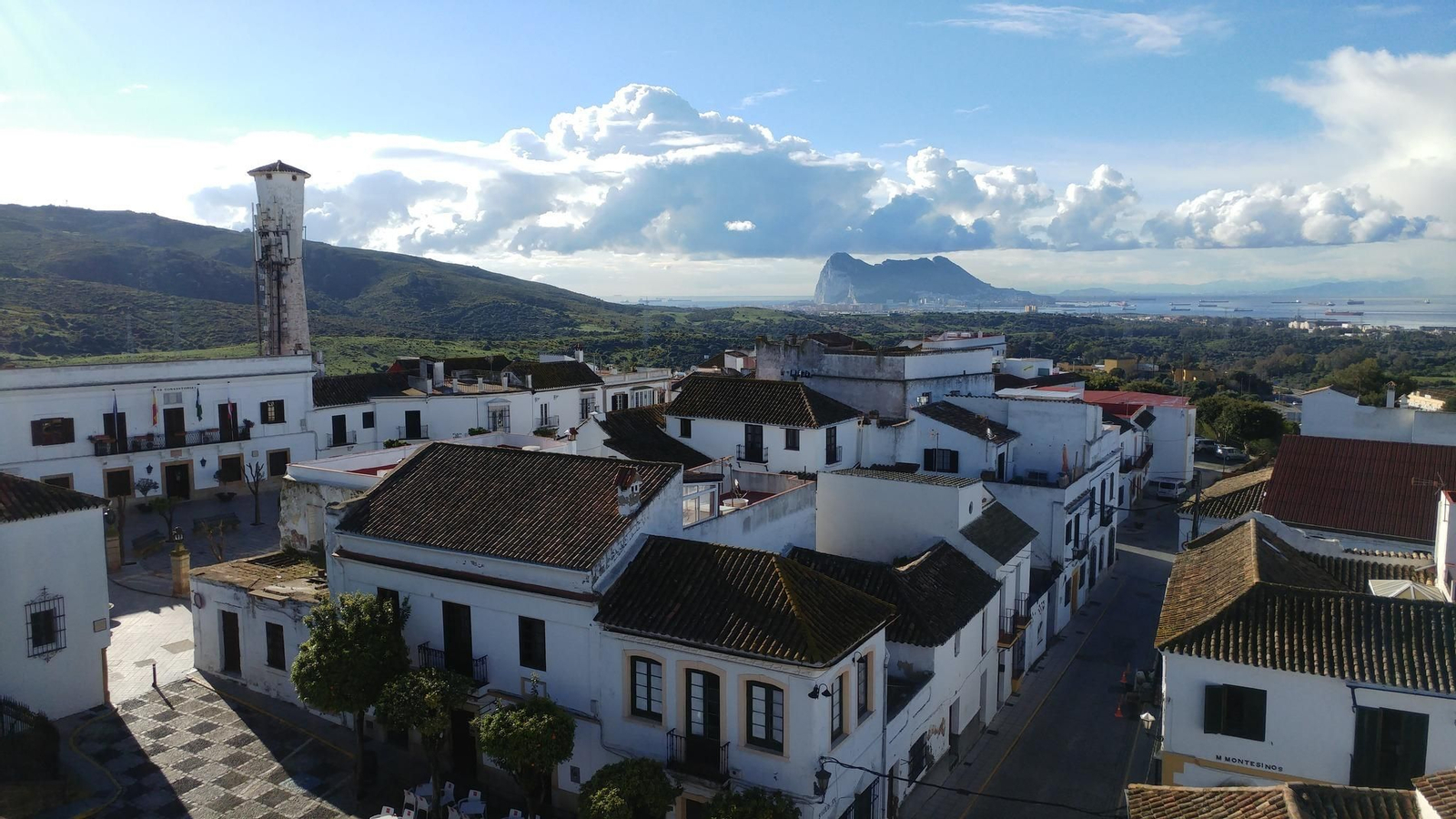 Viviendas en el casco histórico de San Roque.