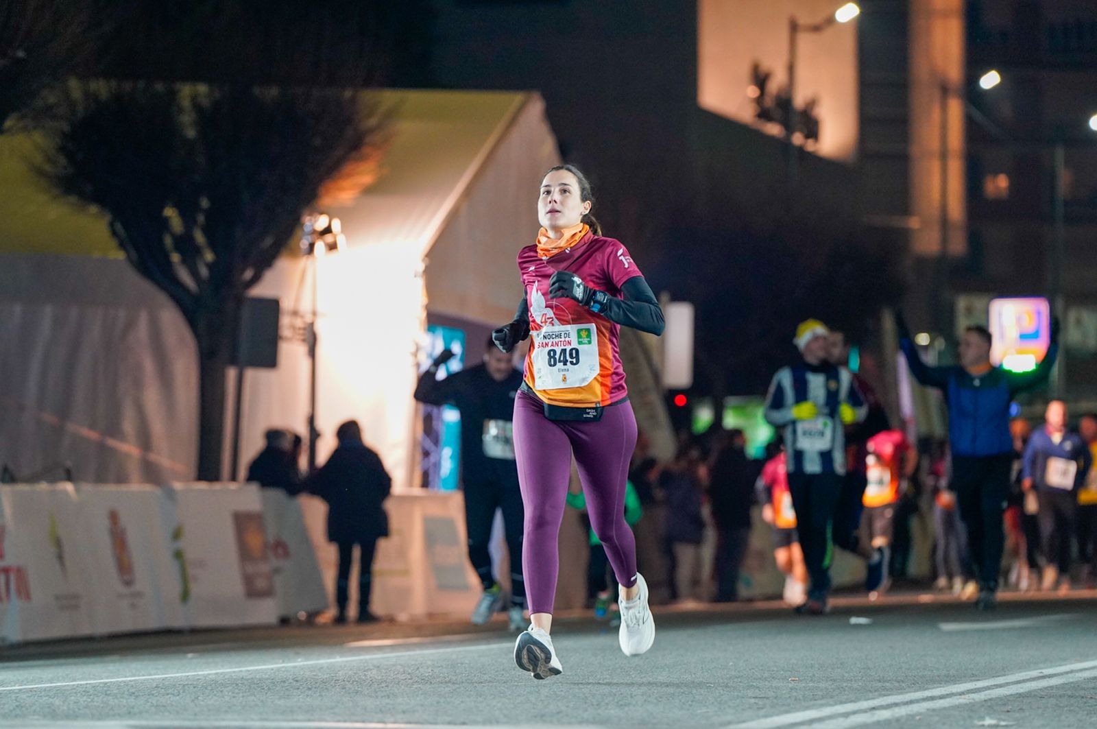 En imágenes: búscate en tu llegada a meta de la Carrera de San Antón 2026 (3)