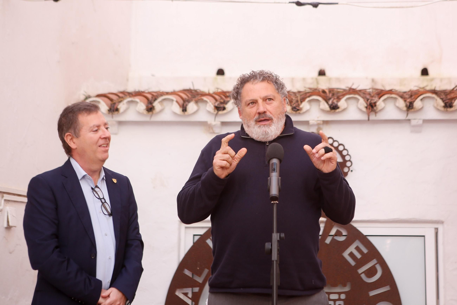 Las fotos de la entrega de medallas de la Asociación Fuerte de Santa Bárbara a la Peña Balona y Julio Vega