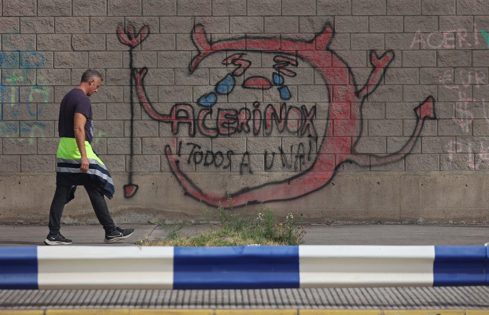 Imágenes de la asamblea de los huelguistas de Acerinox