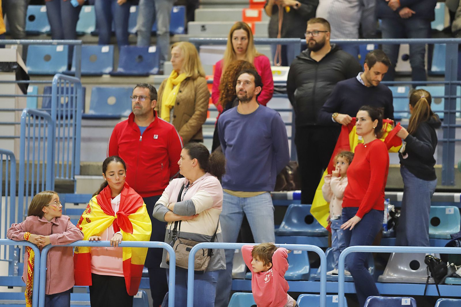 Ambiente en las gradas en el partido de la selección Española femenina de baloncesto contra Islnadia