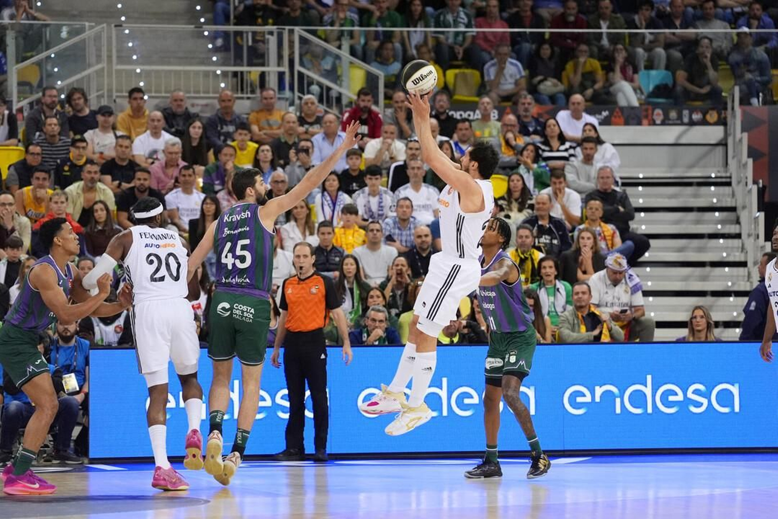 El Unicaja, campeón de Copa: Todas las imágenes del partido, la fiesta y la llegada a Málaga