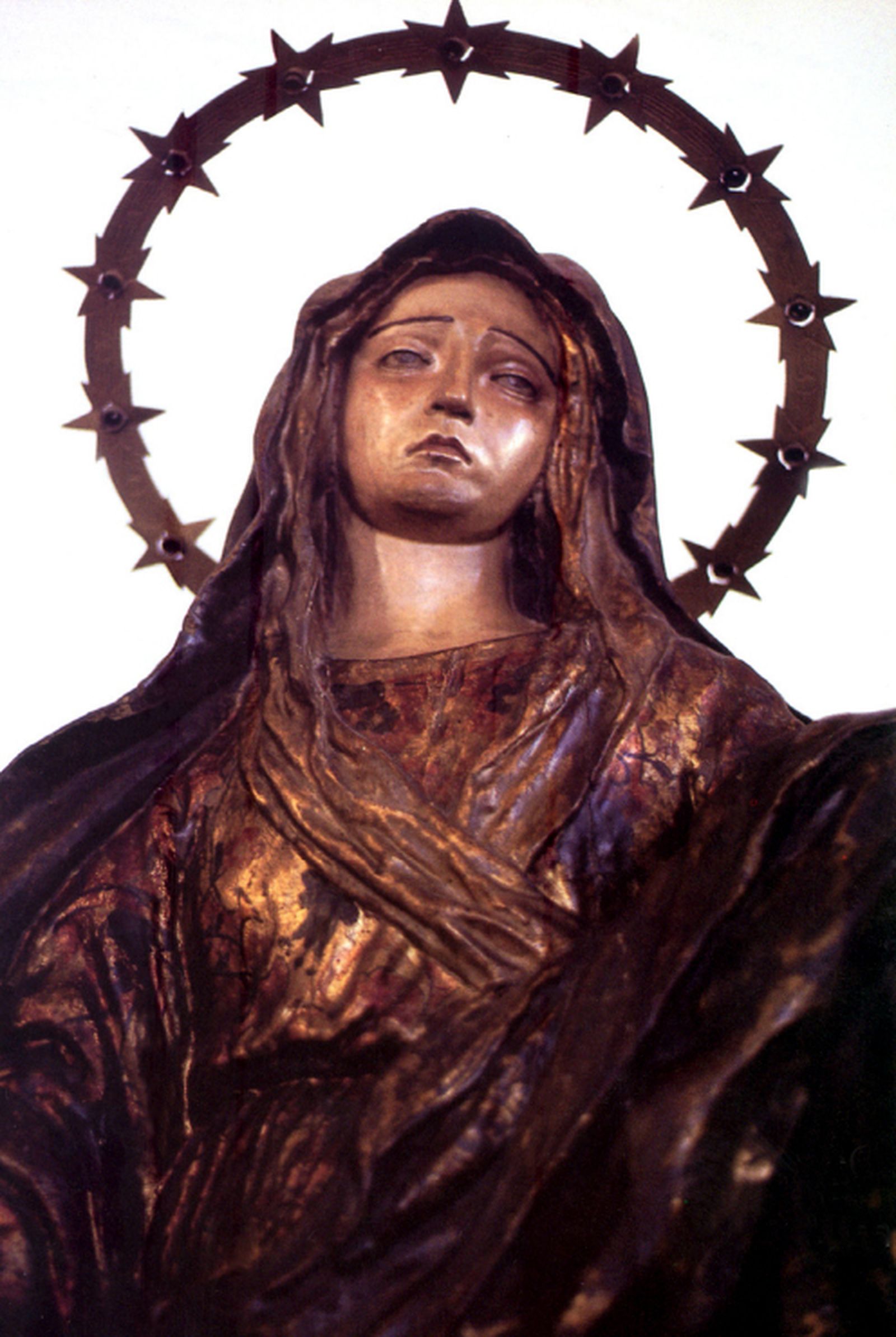 Talla de la Virgen Dolorosa. Formó parte del Calvario del Santo Cristo de la Almoraima. Obra del siglo XVIII