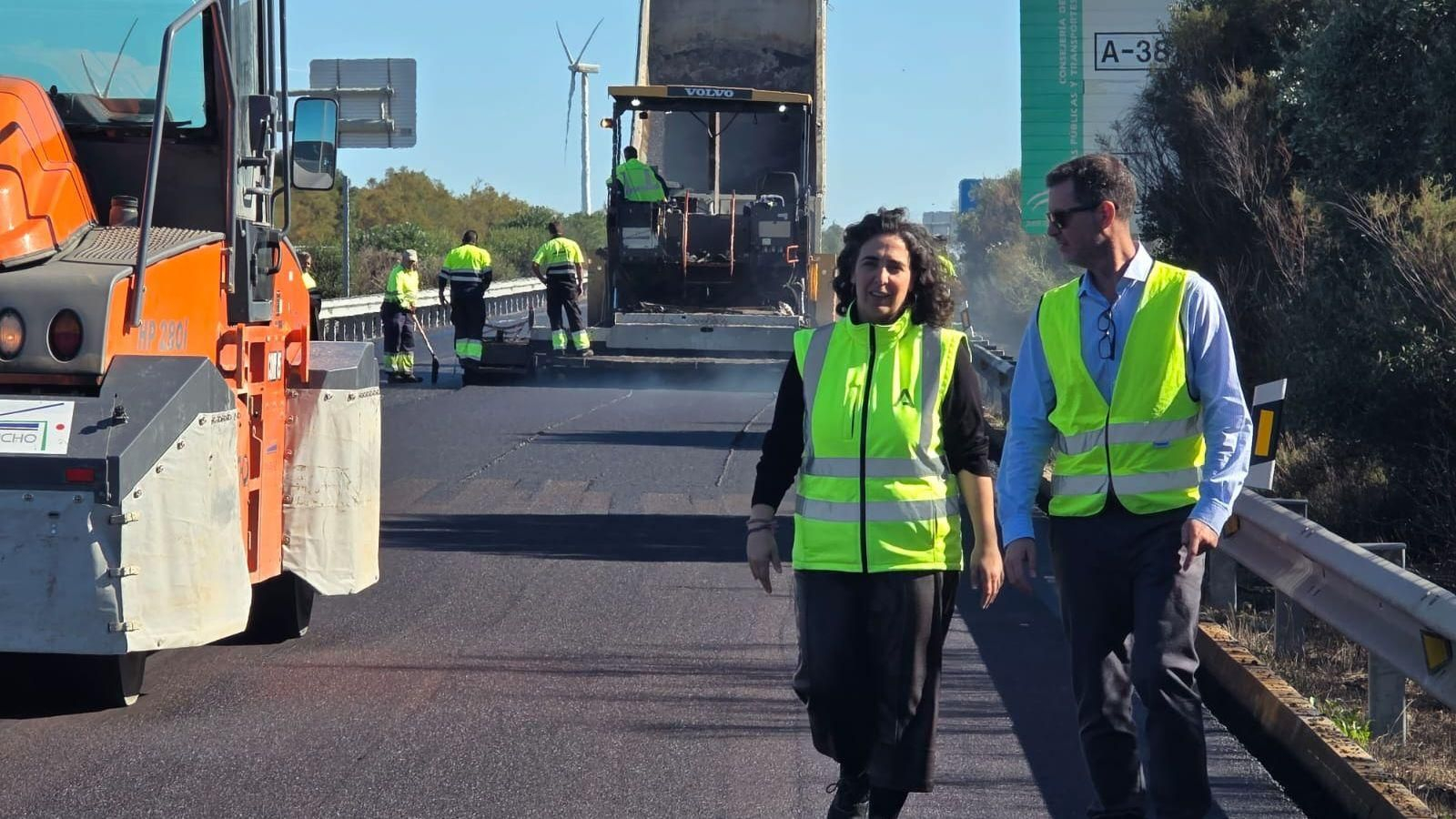 Carmen Sánchez visita la zona en obras de la autovía Jerez-Los Barrios