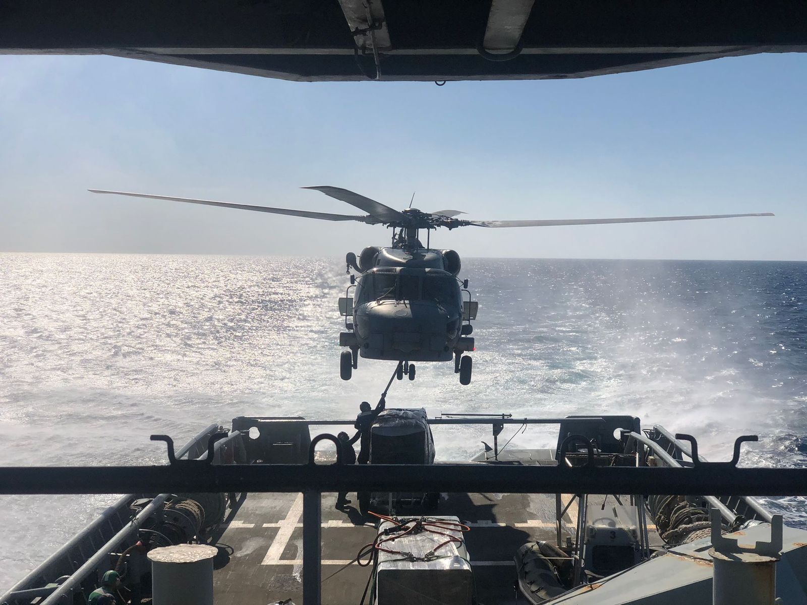 Un traslado de altos vuelos en la isla de Alborán