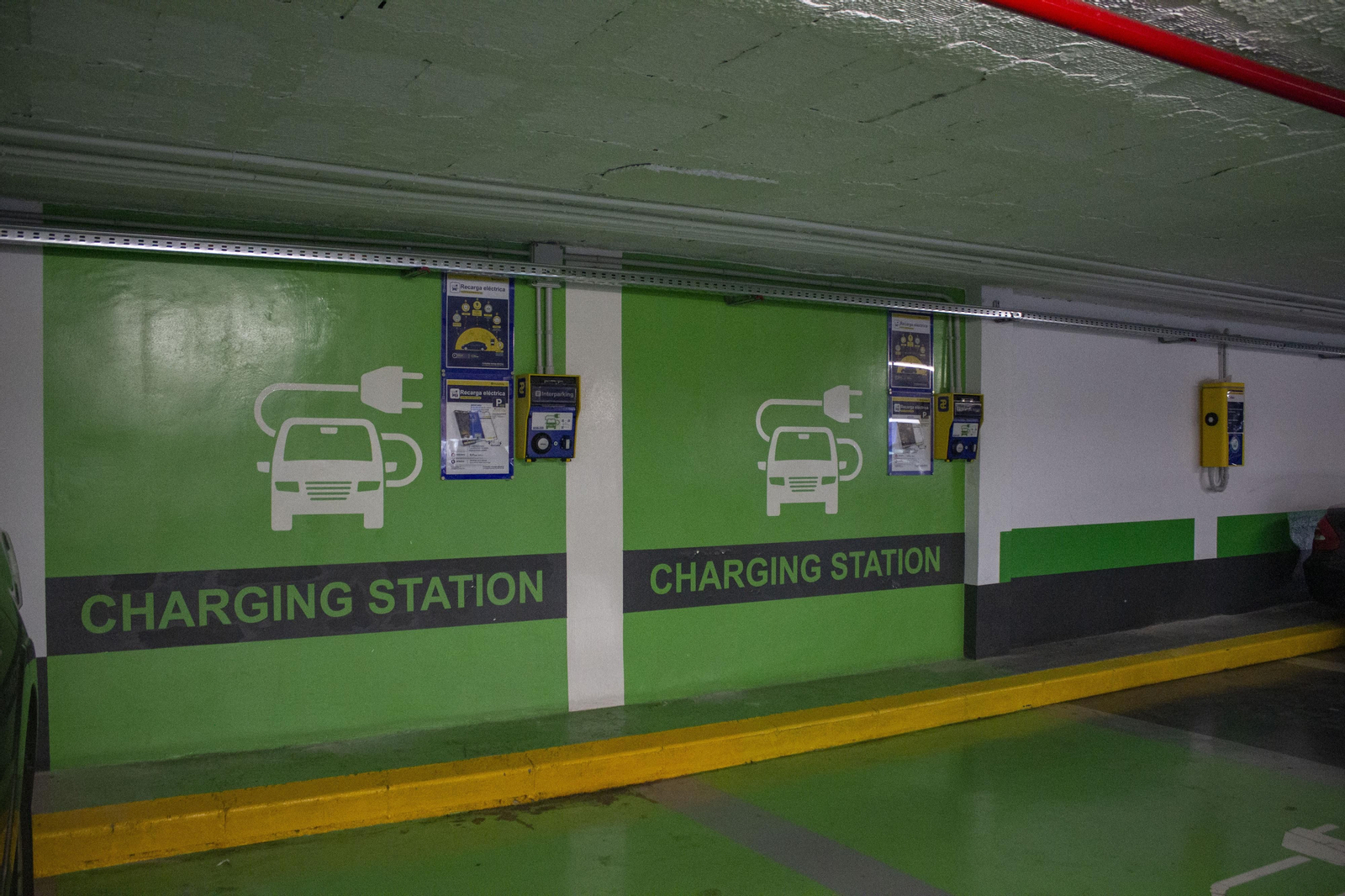 Fotos de los puntos de recarga para coches eléctricos en Algeciras