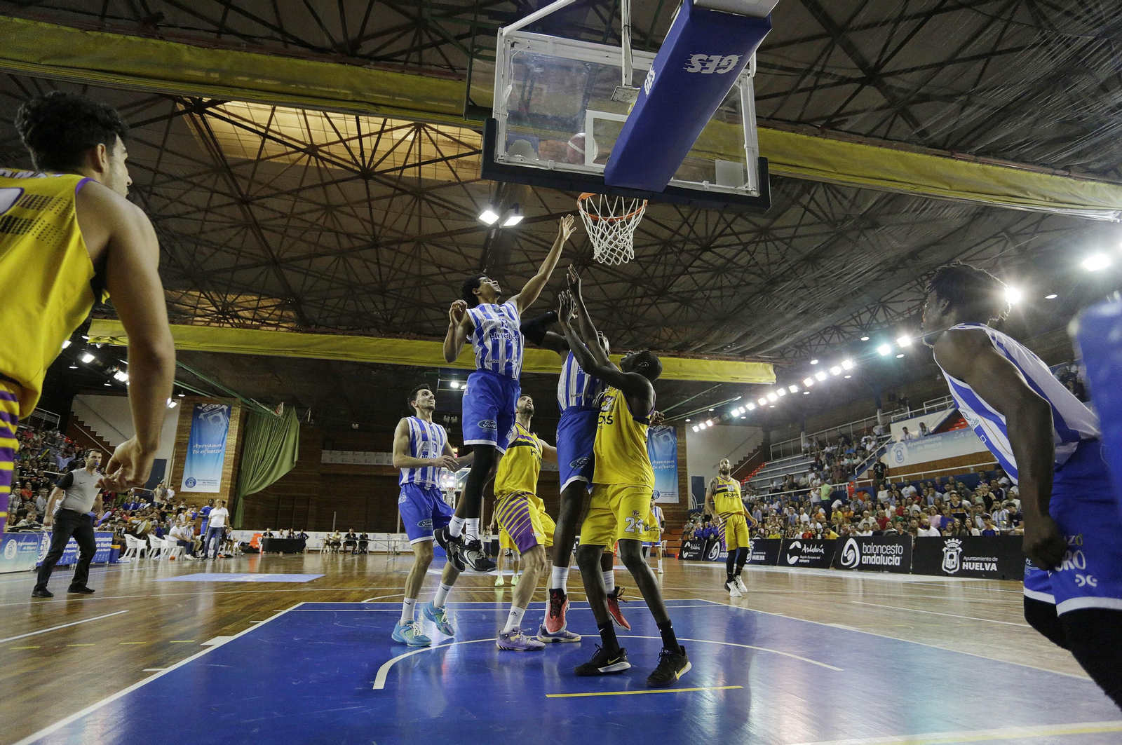 Imágenes del UE Mataró-Huelva Comercio en el Andrés Estrada