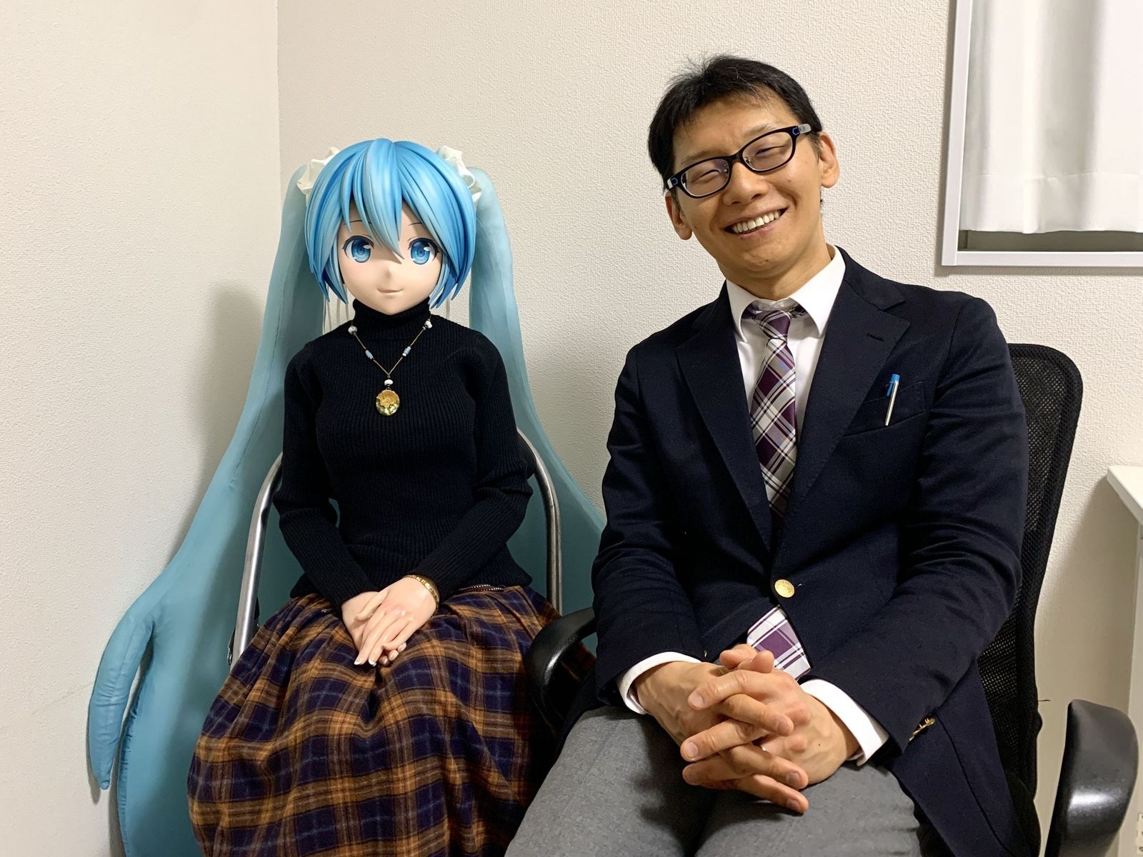 Casarte con un personaje ficticio o una IA, tendencia en Japón