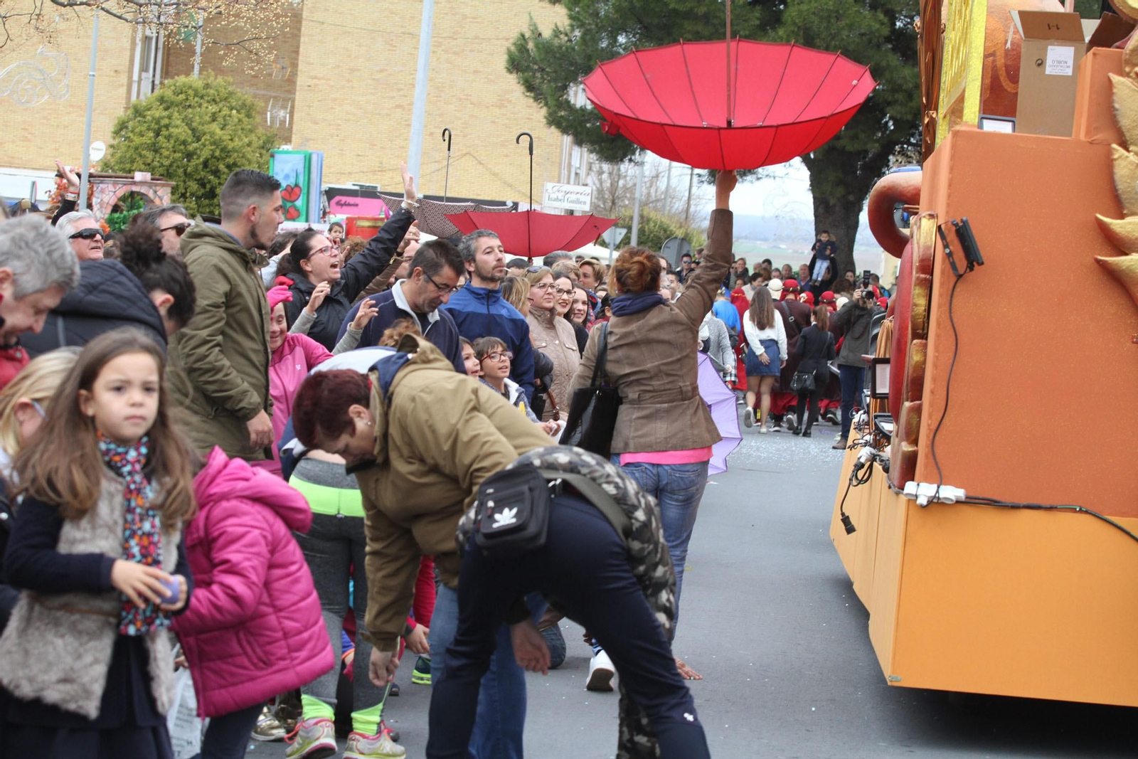 Cabalgata de los Reyes Magos 2018: Melchor, Gaspar y Baltazar adelantan su salida para llenar de ilusión las calles de Huelva