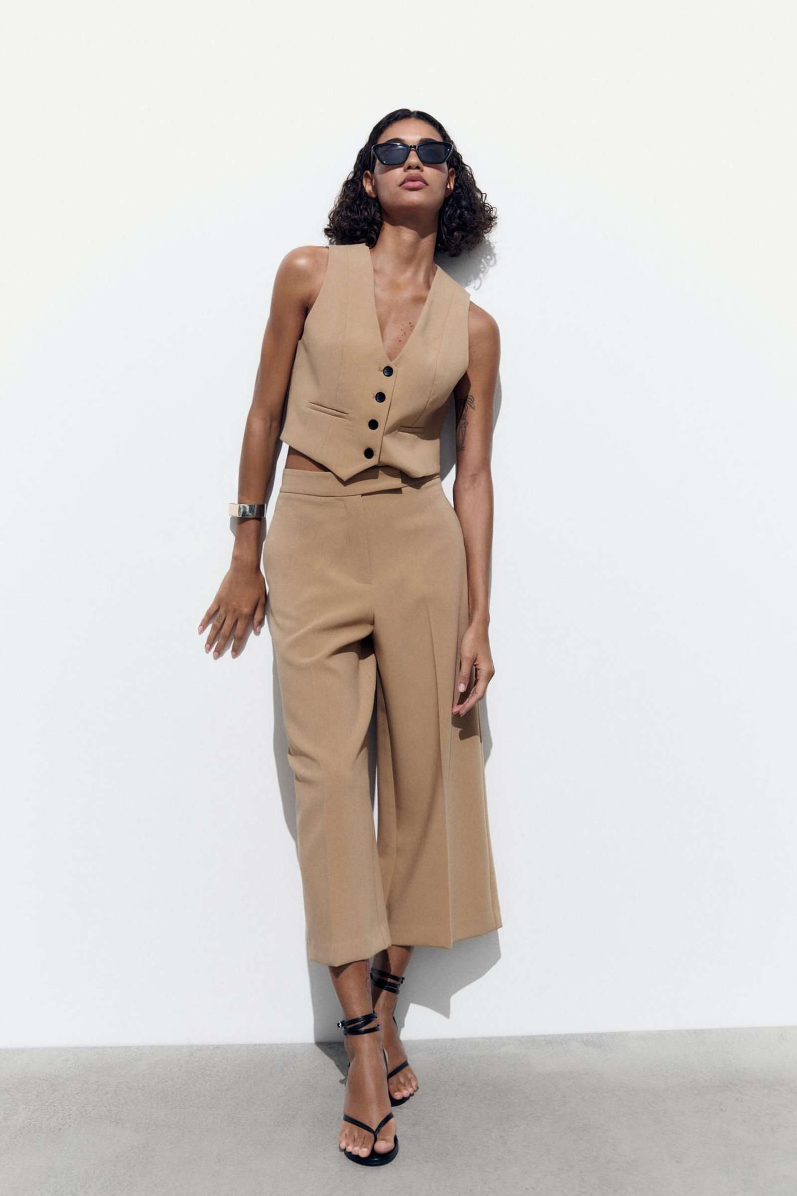 Pantalones culotte de Zara.