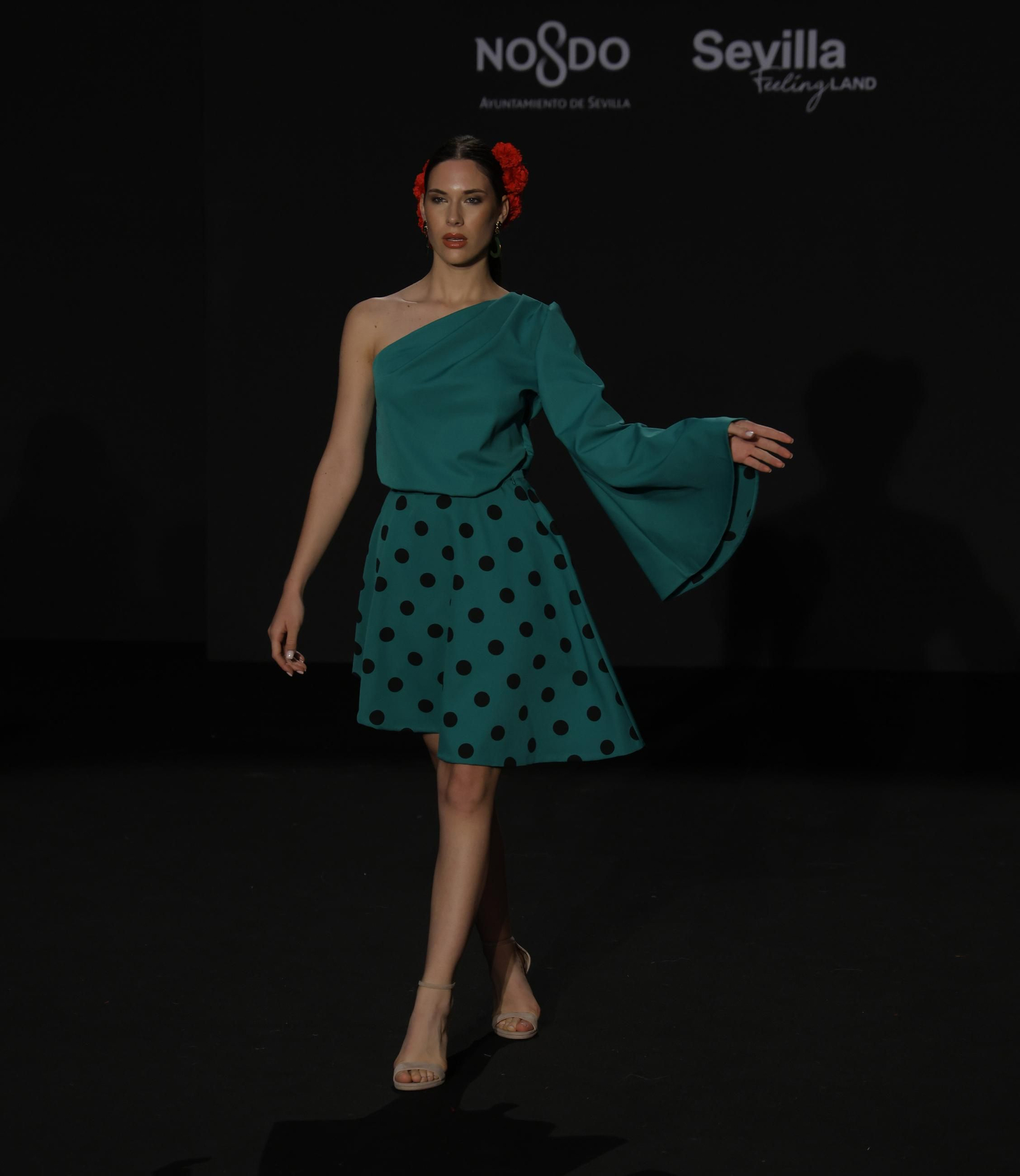 Emprende Lunares, el desfile de moda flamenca de Rubén Troya, que anticipa la Feria de Abril: todas las fotos.