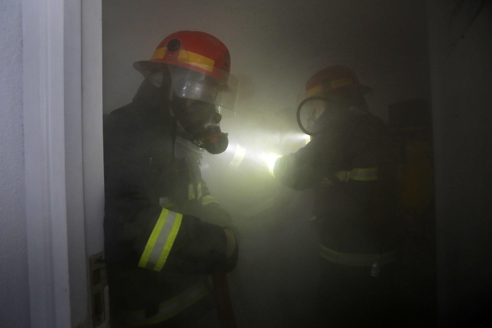 Así se preparan los bomberos de la Base de Rota