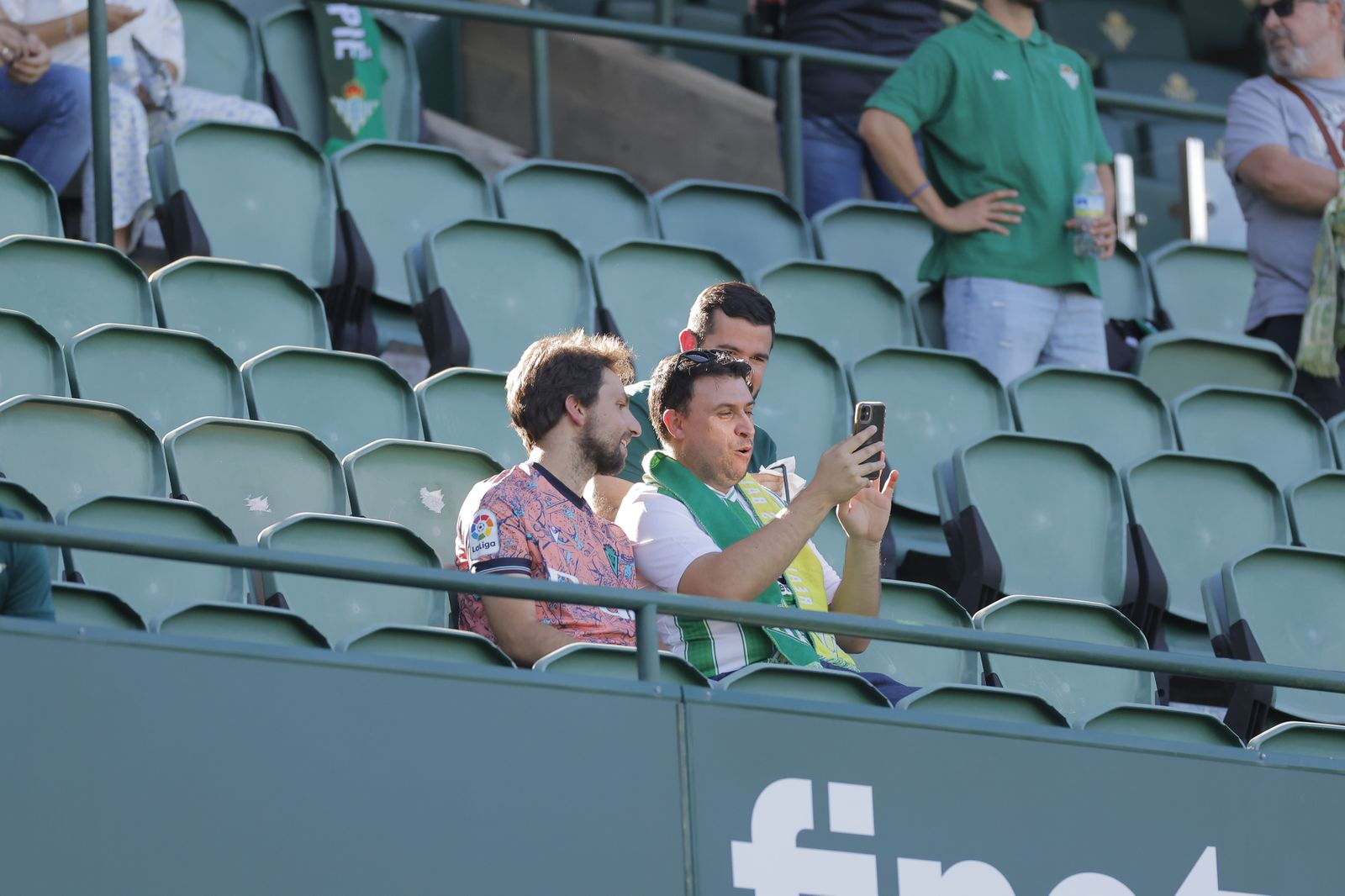 Búscate en las fotos del Betis-Cádiz