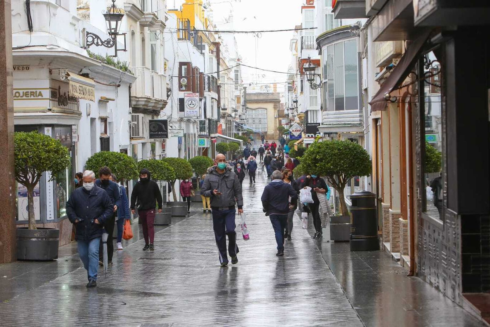 Una calle comercial de San Fernando, antes del cierre de la actividad no esencial.