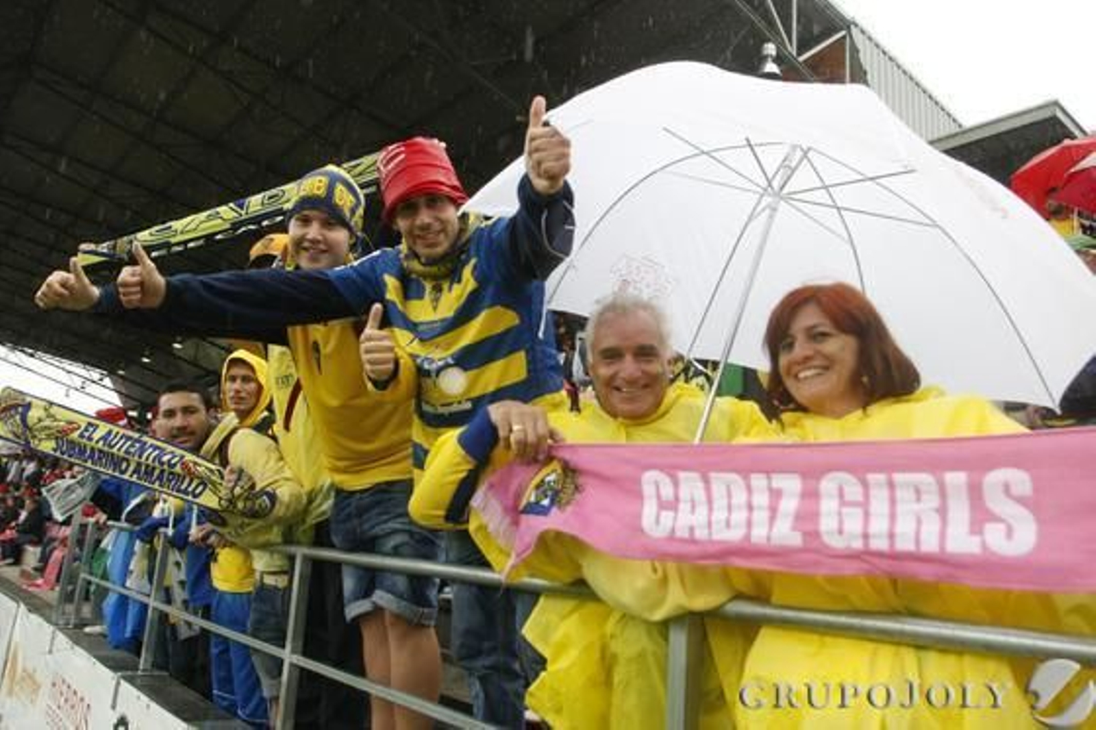 Mucho ánimo por parte de los cadistas desplazados a Lugo. 

Foto: LOF