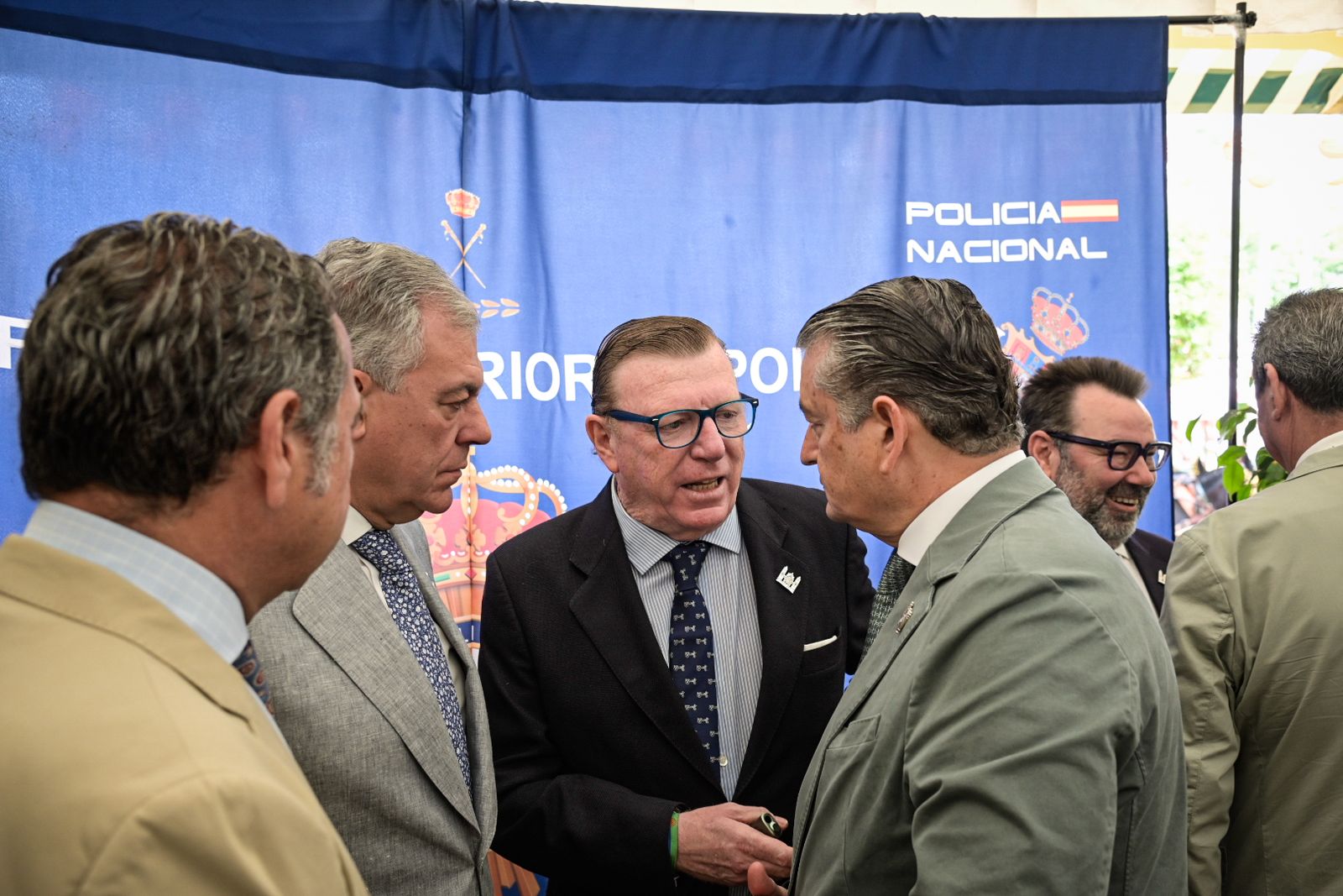 Bicentenario más uno en la caseta de la Policía Nacional