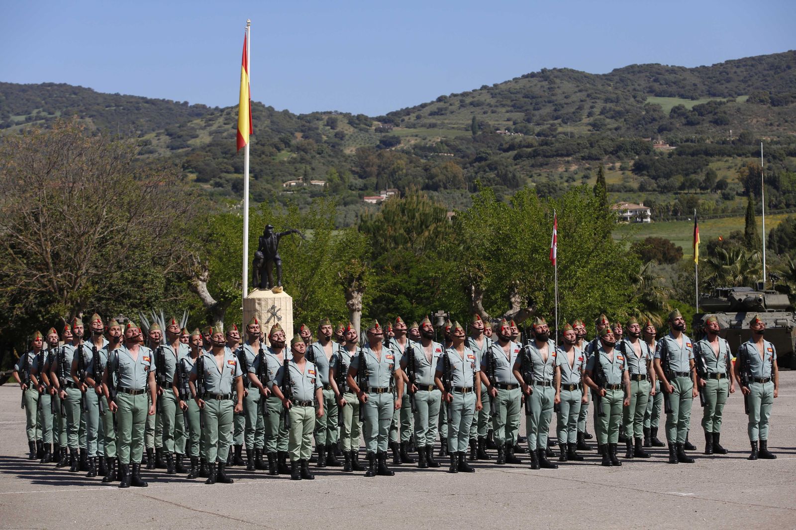 Homenaje de La Legión a los militares fallecidos, en fotos.