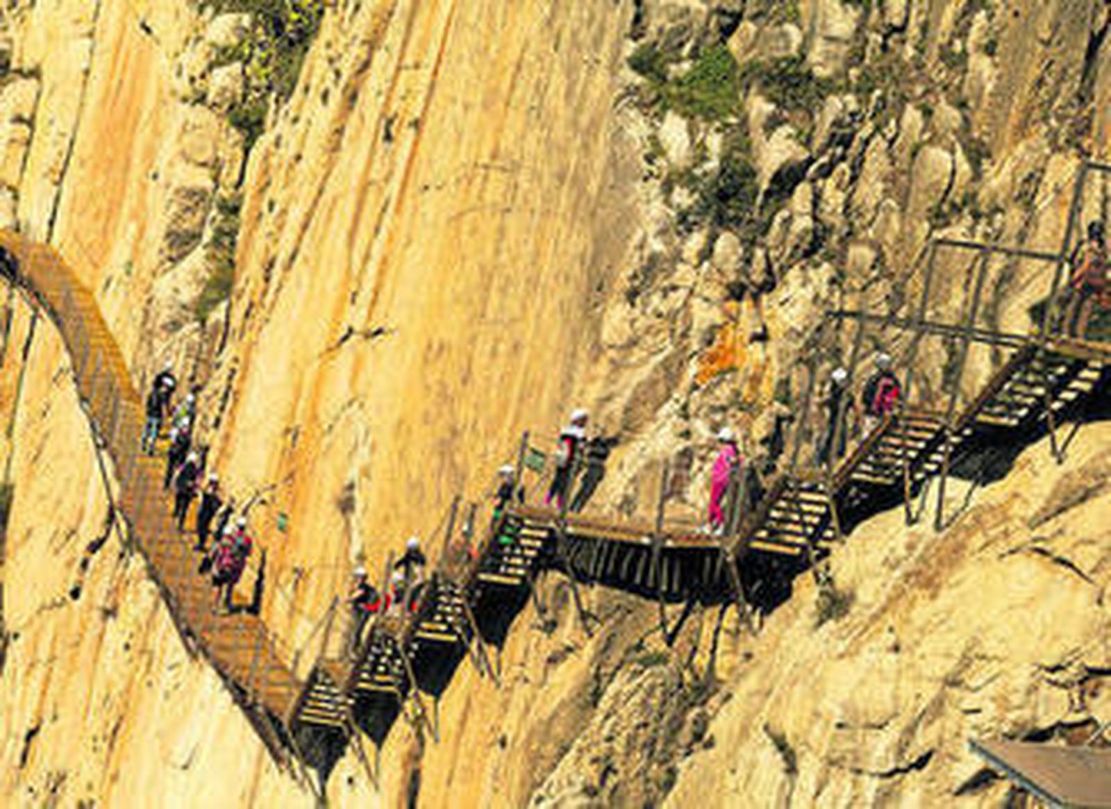 Visitantes en el Caminito del Rey en la provincia de Málaga.